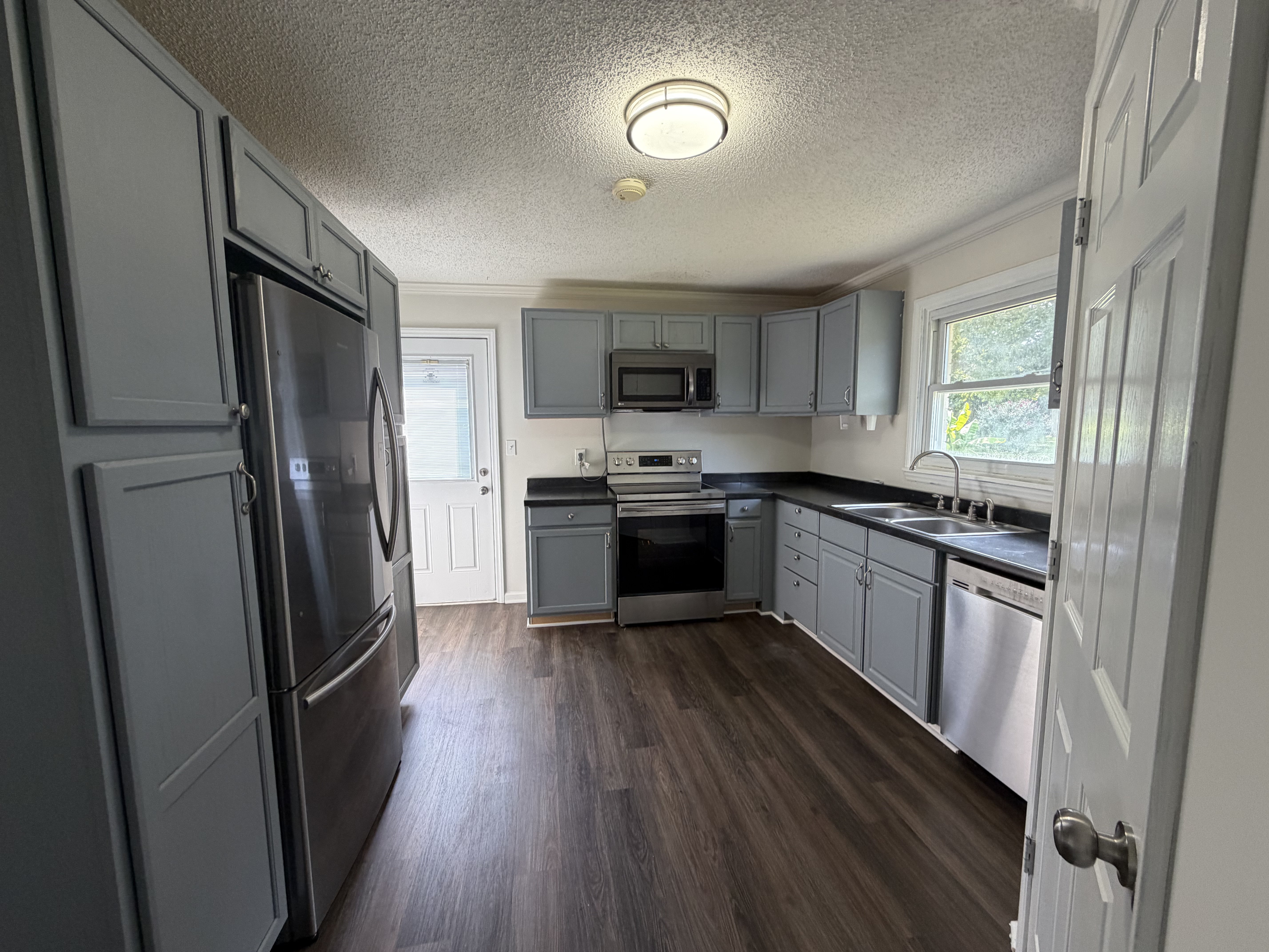 Photo 2 of 20 of 169 Bedford Dr, Lexington, NC