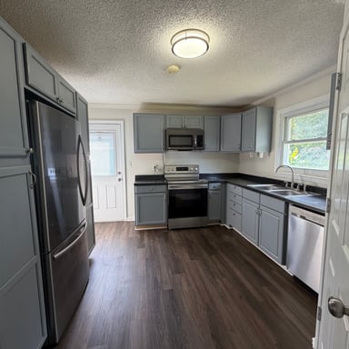 Property photo 2 of 169 Bedford Dr