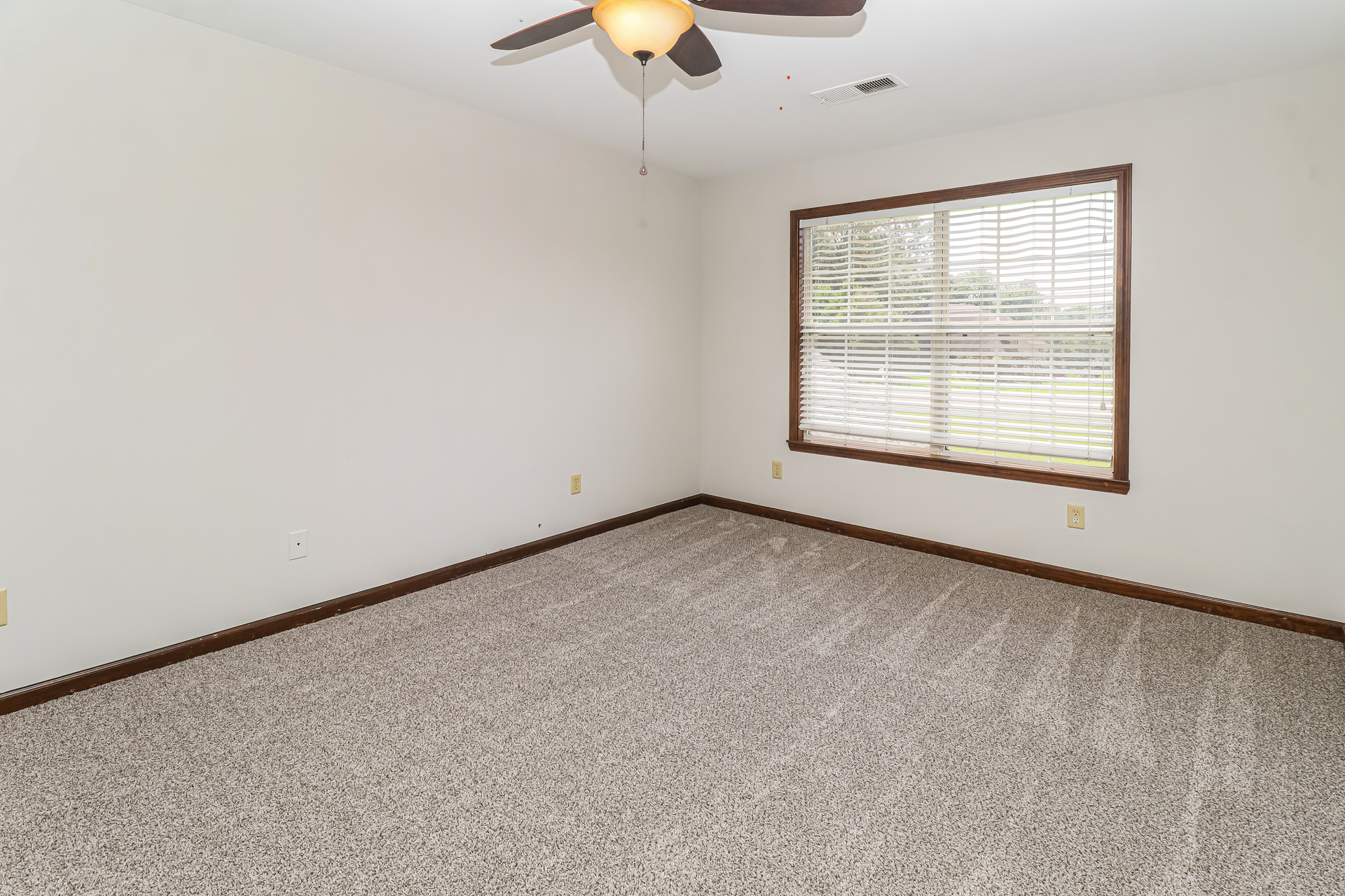 Photo 18 of 25 of 7632 Holly Springs Rd, Hernando, MS