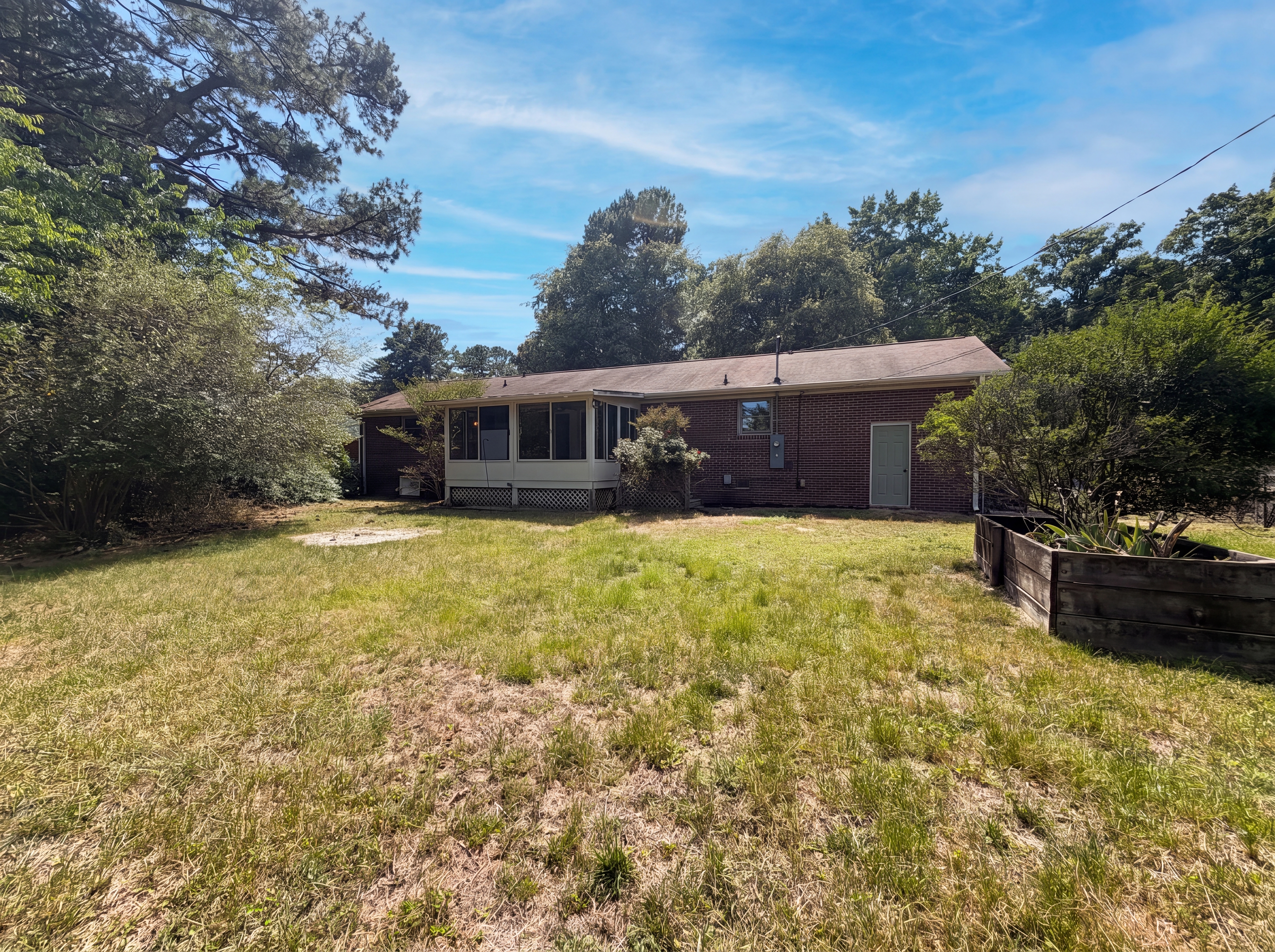 Photo 5 of 16 of 4822 Heritage Dr, Durham, NC
