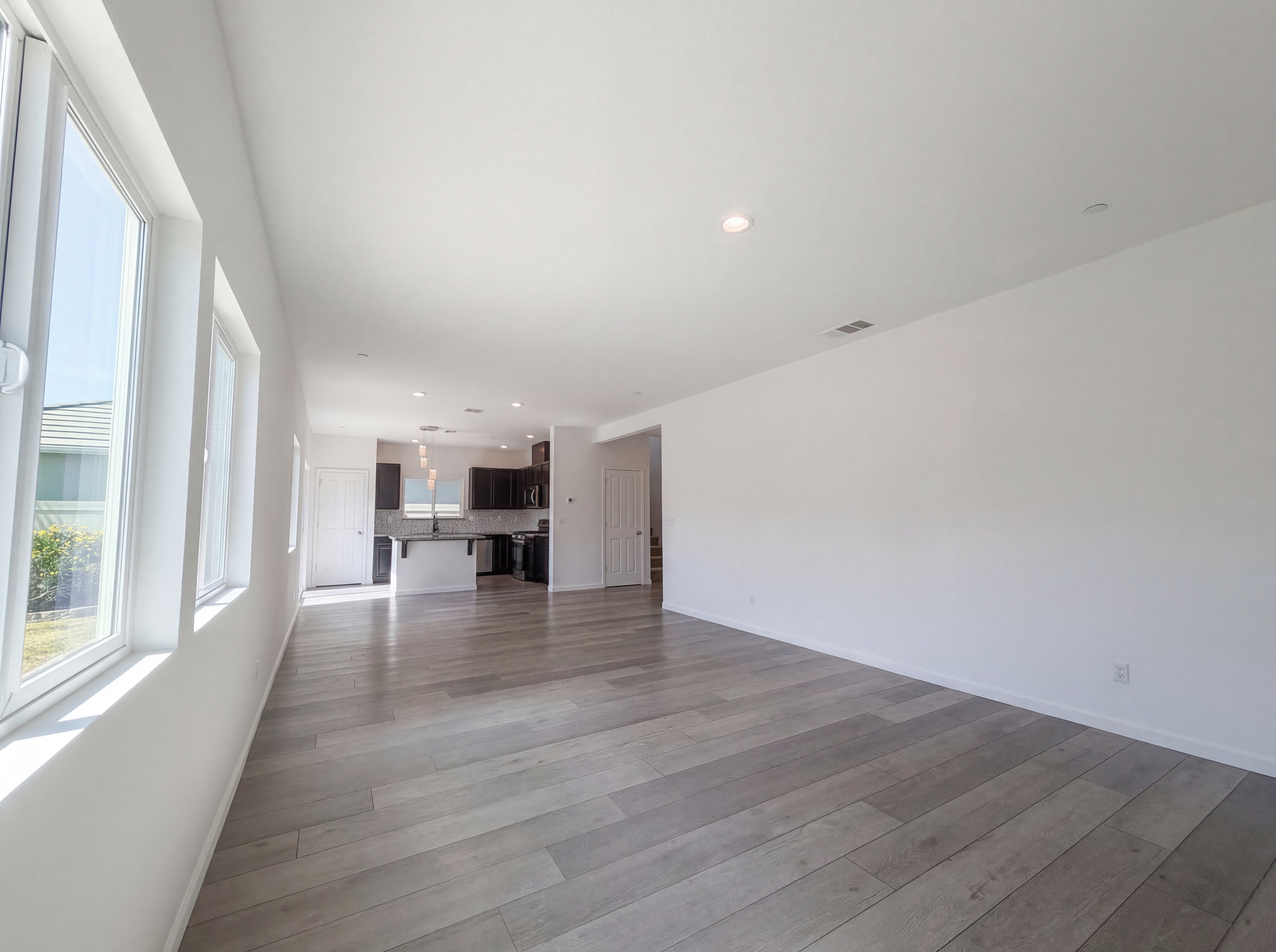 Photo 20 of 46 of 1176 Willow Hill Ave, Sacramento, CA