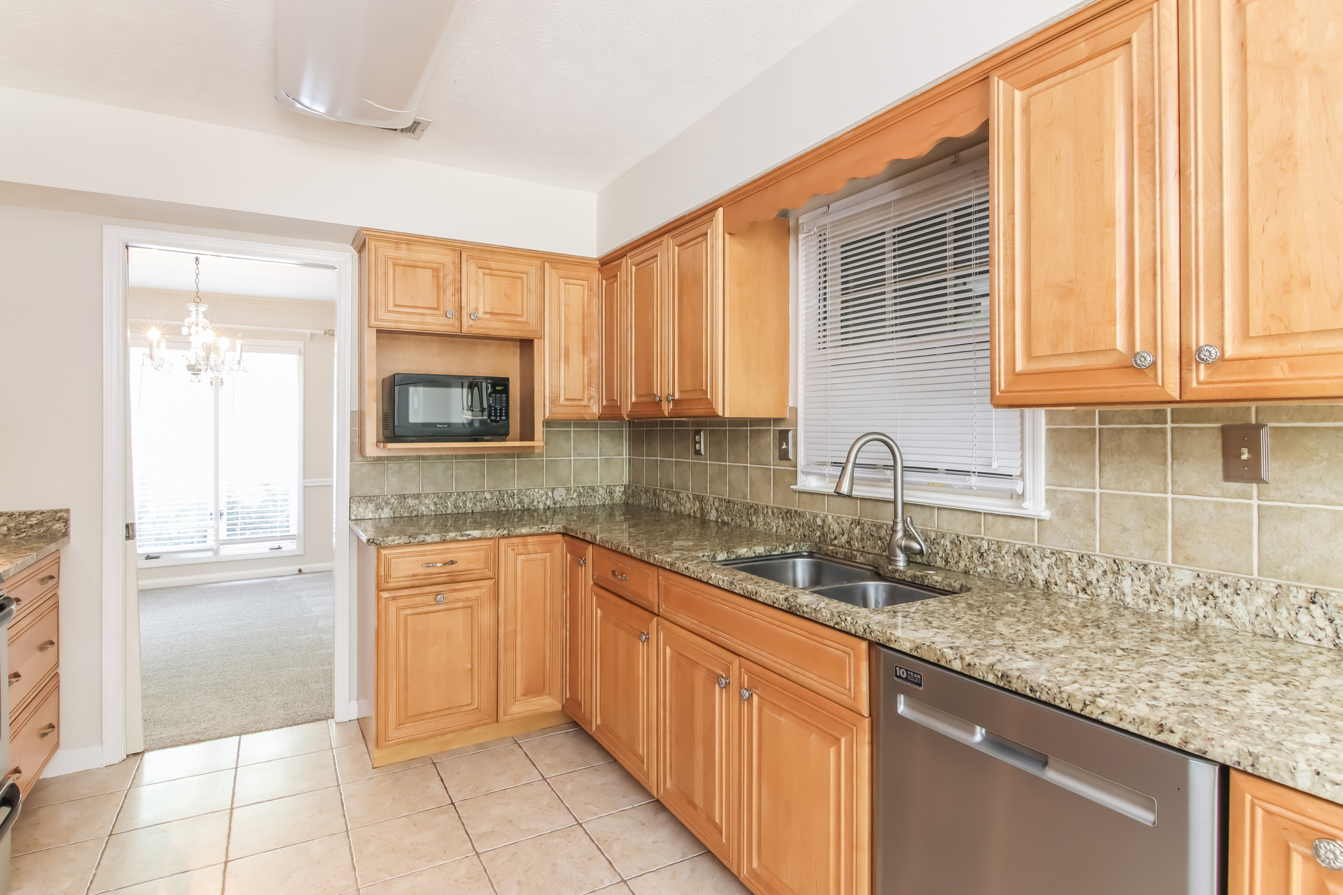 Photo 14 of 20 of 4303 Castlewood Pkwy, Columbus, GA