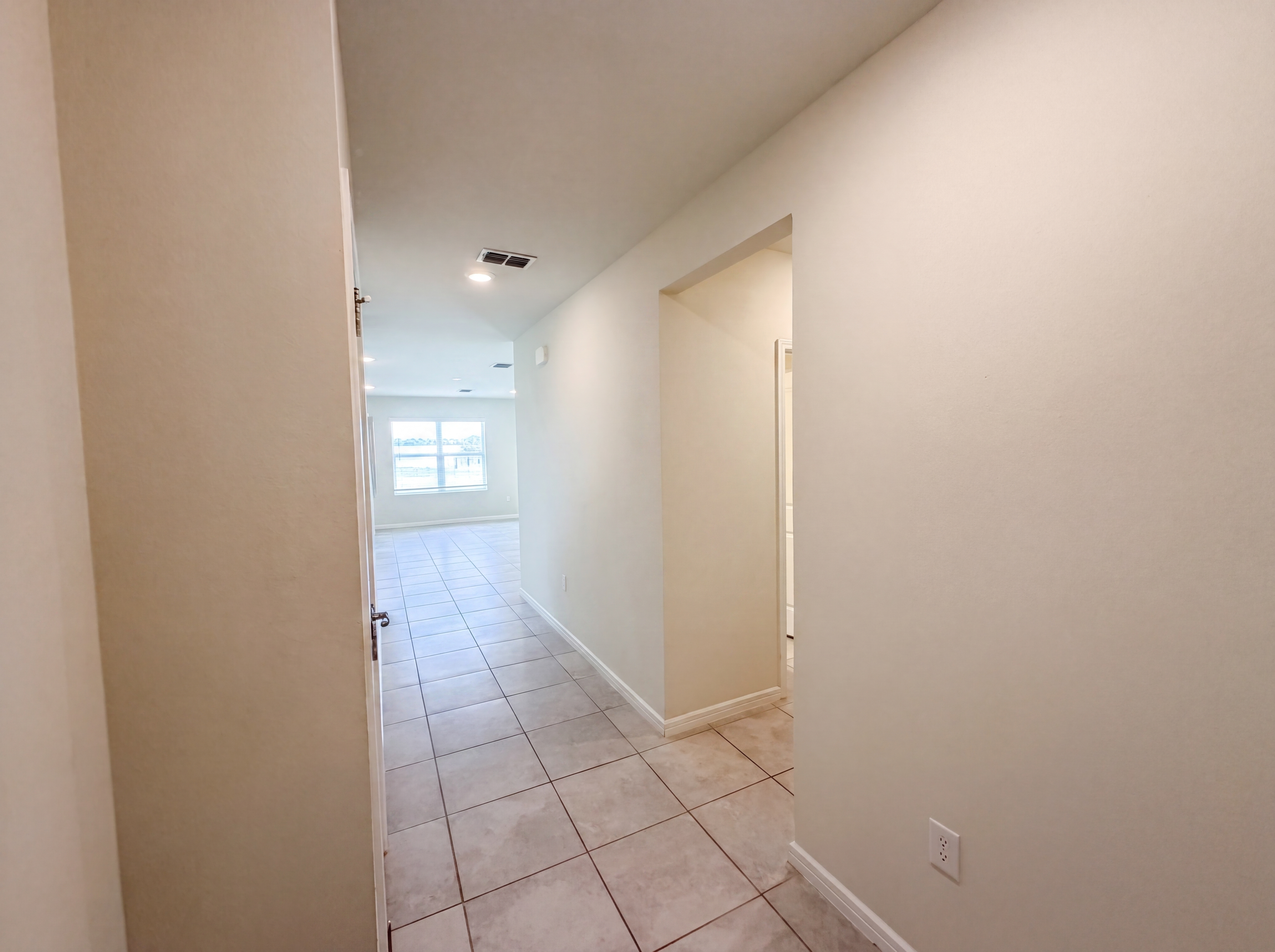 Photo 9 of 24 of 7768 Syracuse Dr, Clermont, FL