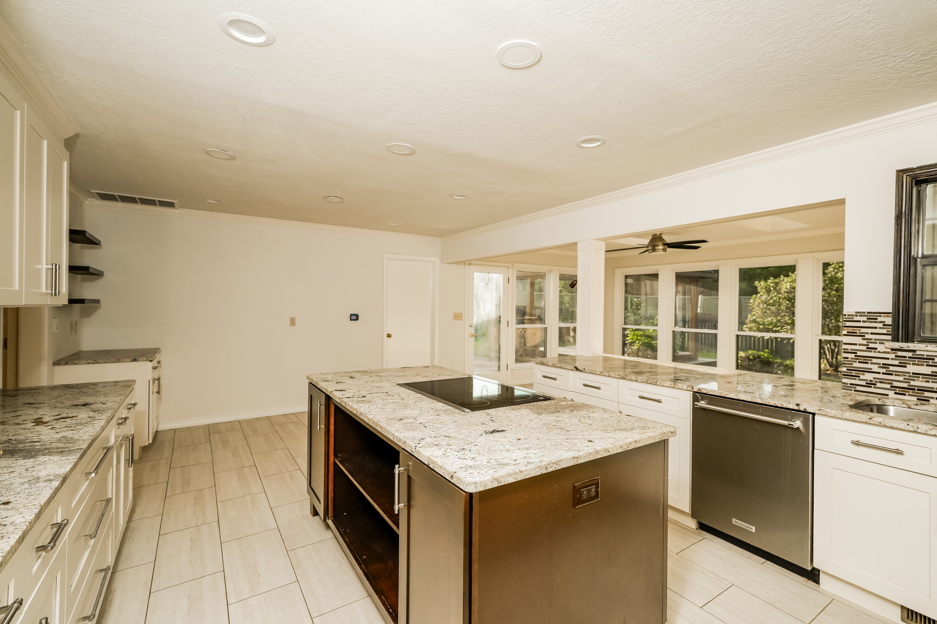 Photo 5 of 22 of 6605 E 65th St, Tulsa, OK