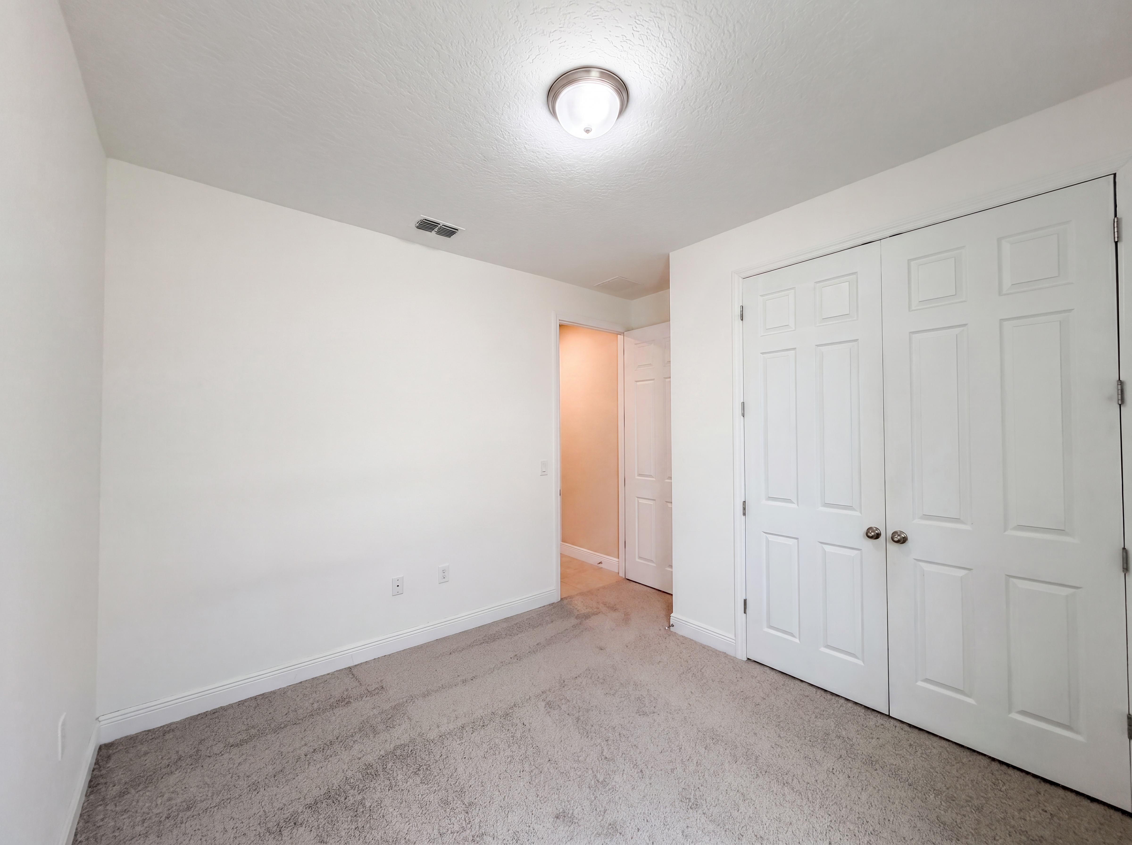 Photo 18 of 21 of 528 Bellissimo Pl, Howey In The Hills, FL