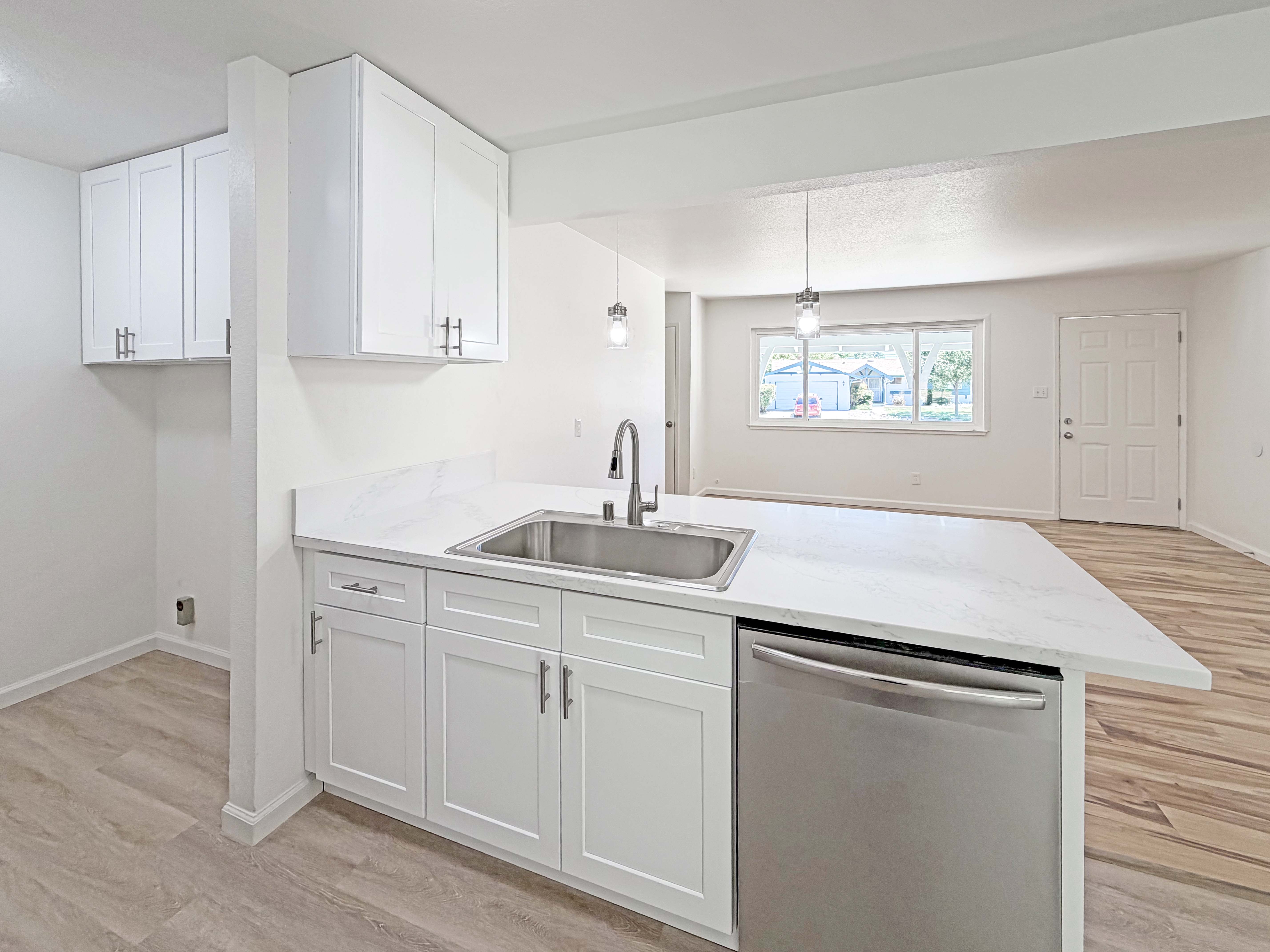 Photo 12 of 26 of 7827 Glen Tree Dr, Citrus Heights, CA