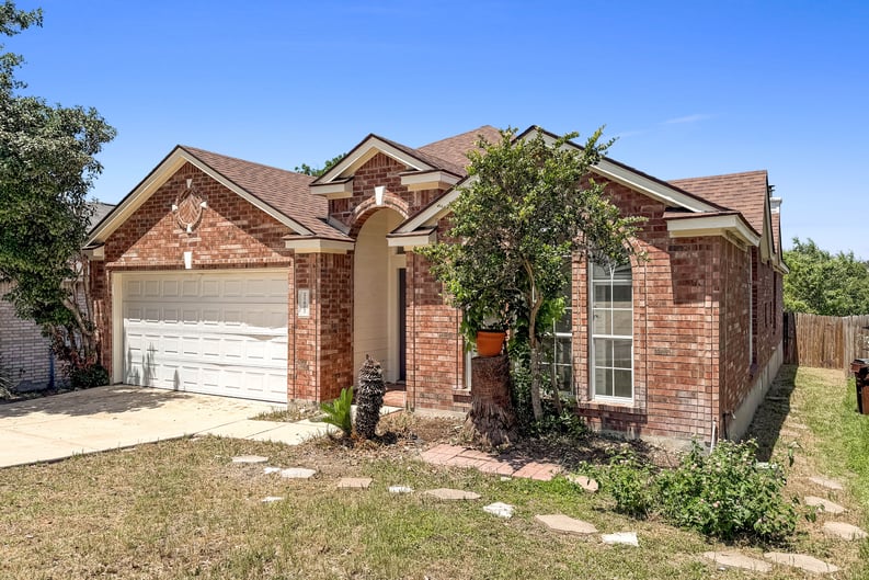 Property photo 1 of 21607 Rio Comal
