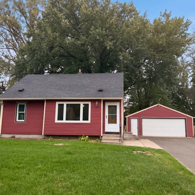 Property photo 1 of 7 Park Dr