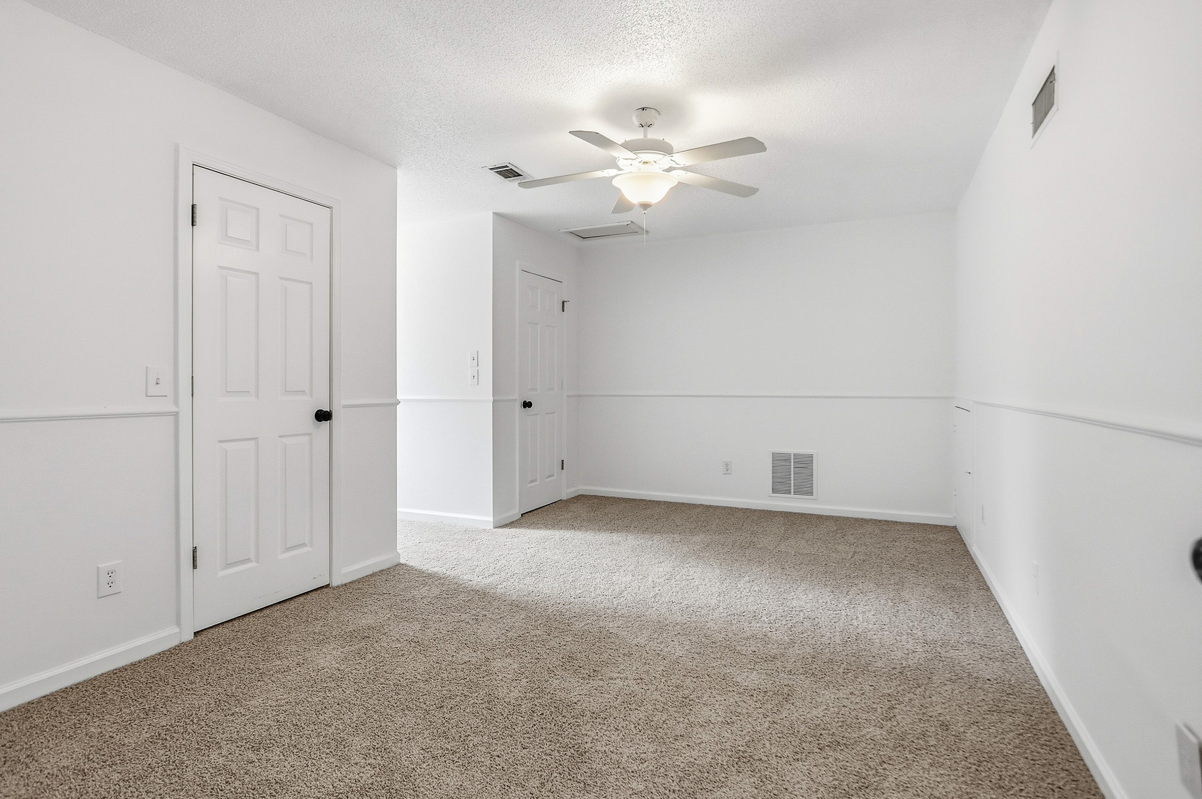 Photo 15 of 40 of 1025 Crown Corners Dr, McDonough, GA