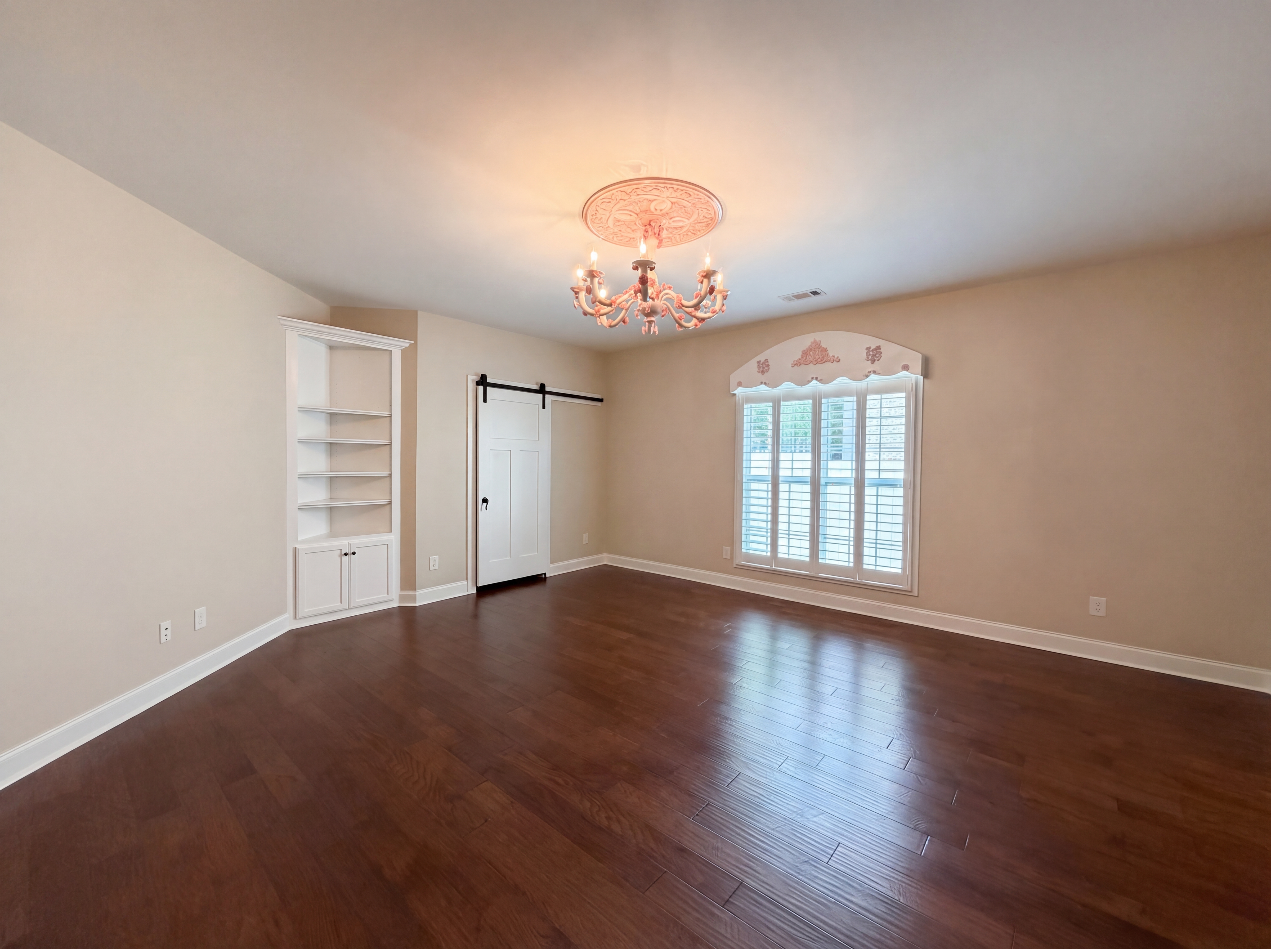 Photo 12 of 27 of 7009 Whisperwood Ave, Spring Hill, TN