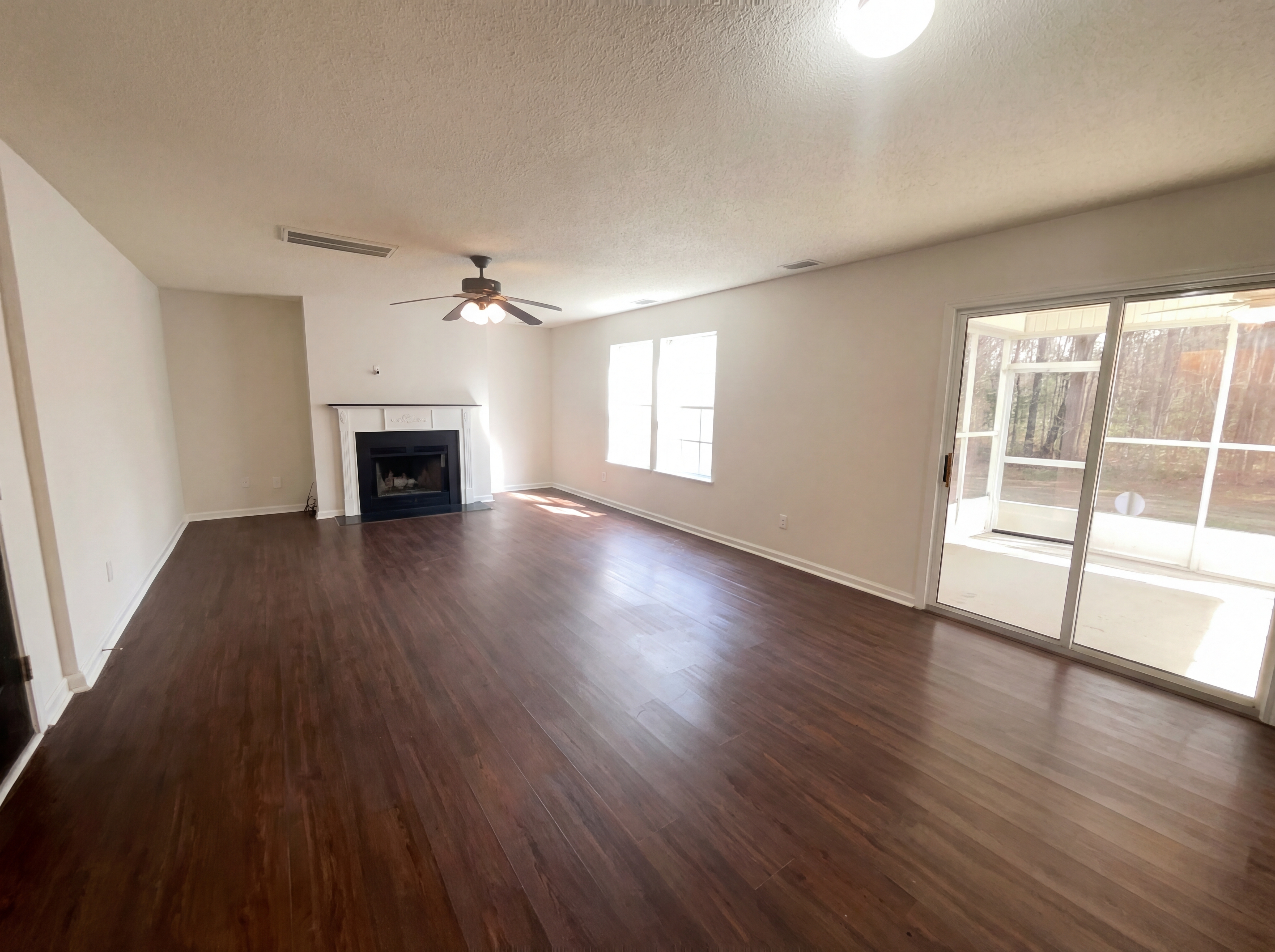 Photo 3 of 19 of 318 Aberdeen Cir, Summerville, SC