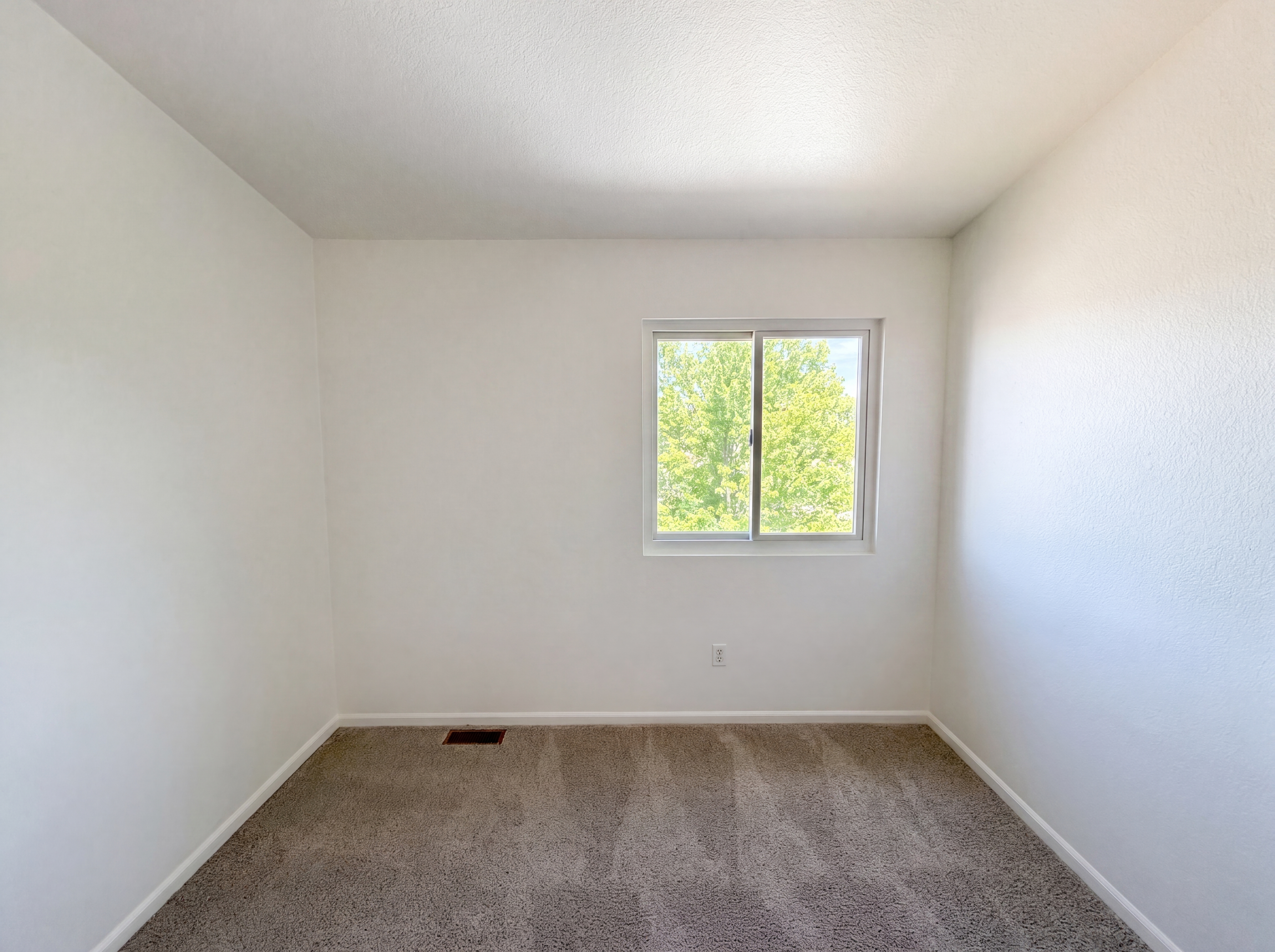 Photo 10 of 29 of 7190 Pine Hills Way, Littleton, CO