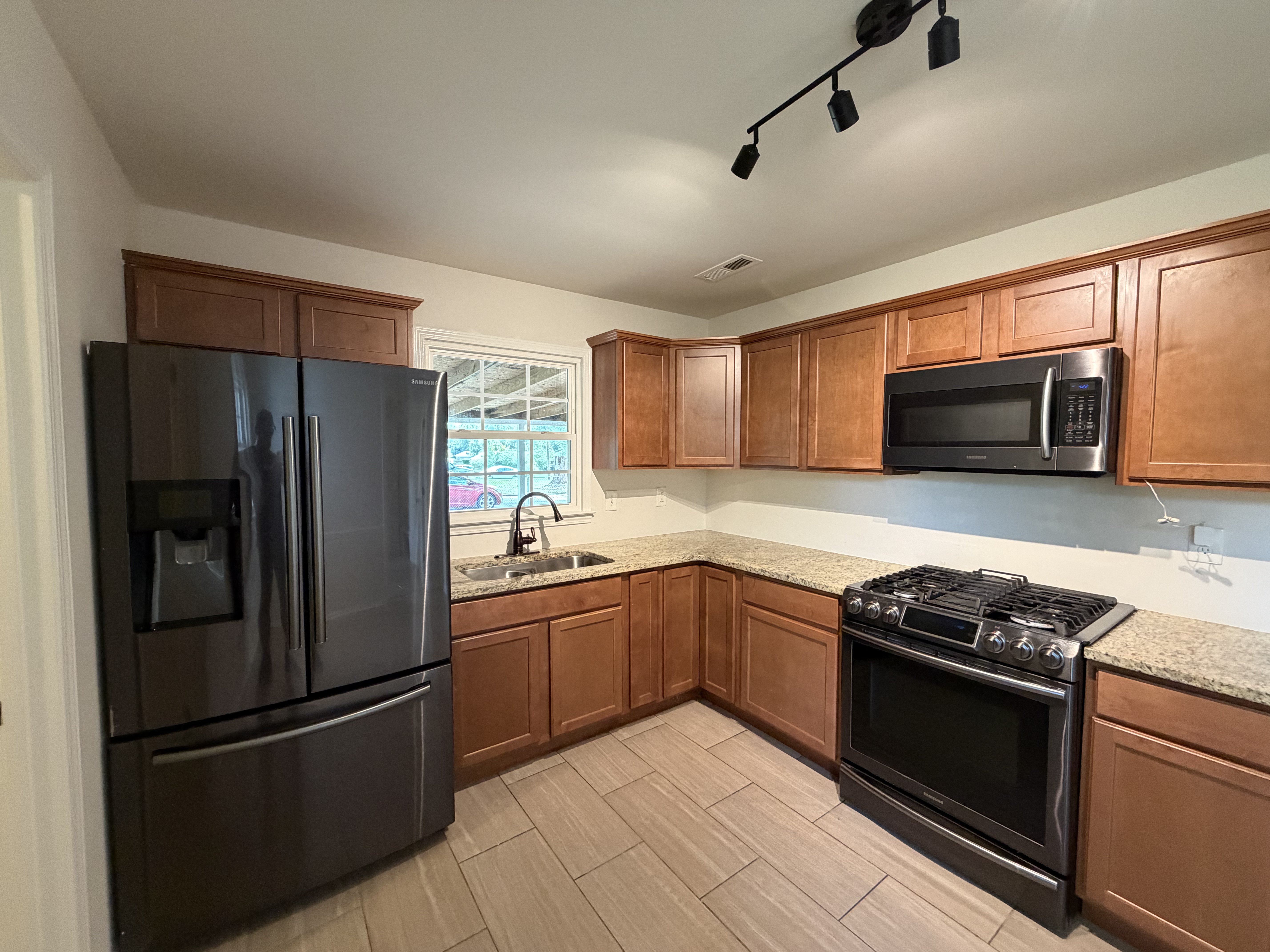 Photo 7 of 21 of 728 Milan Rd E, Charlotte, NC