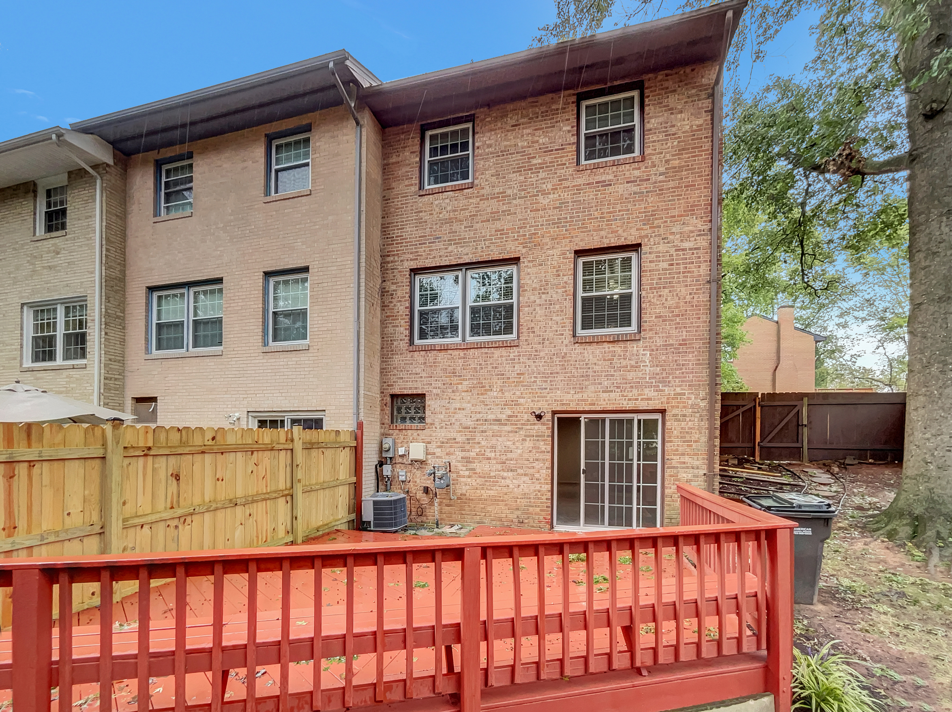 Photo 18 of 22 of 14849 Leicester Ct, Centreville, VA