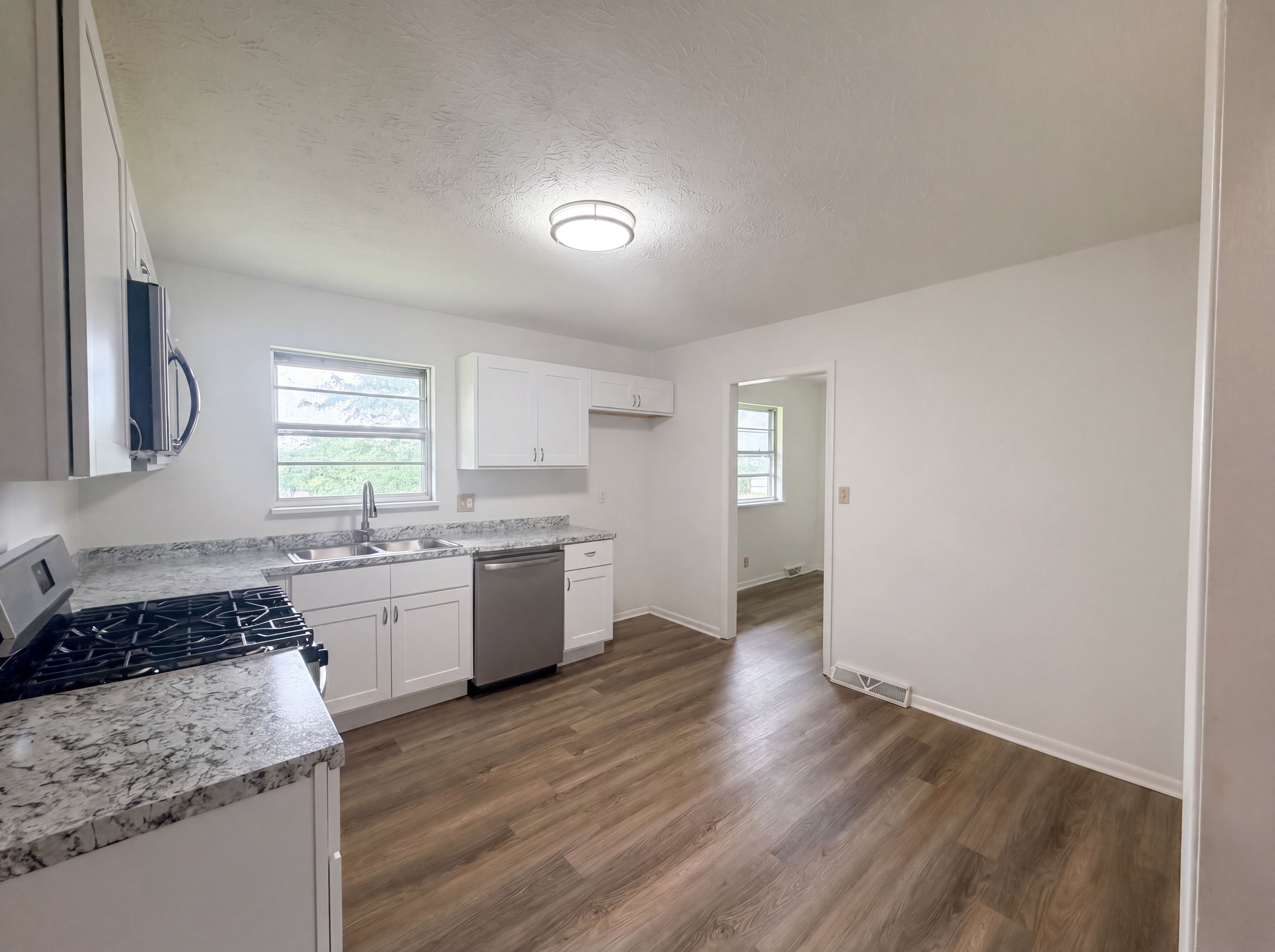 Photo 12 of 29 of 508 Bromley Ln, Knoxville, TN