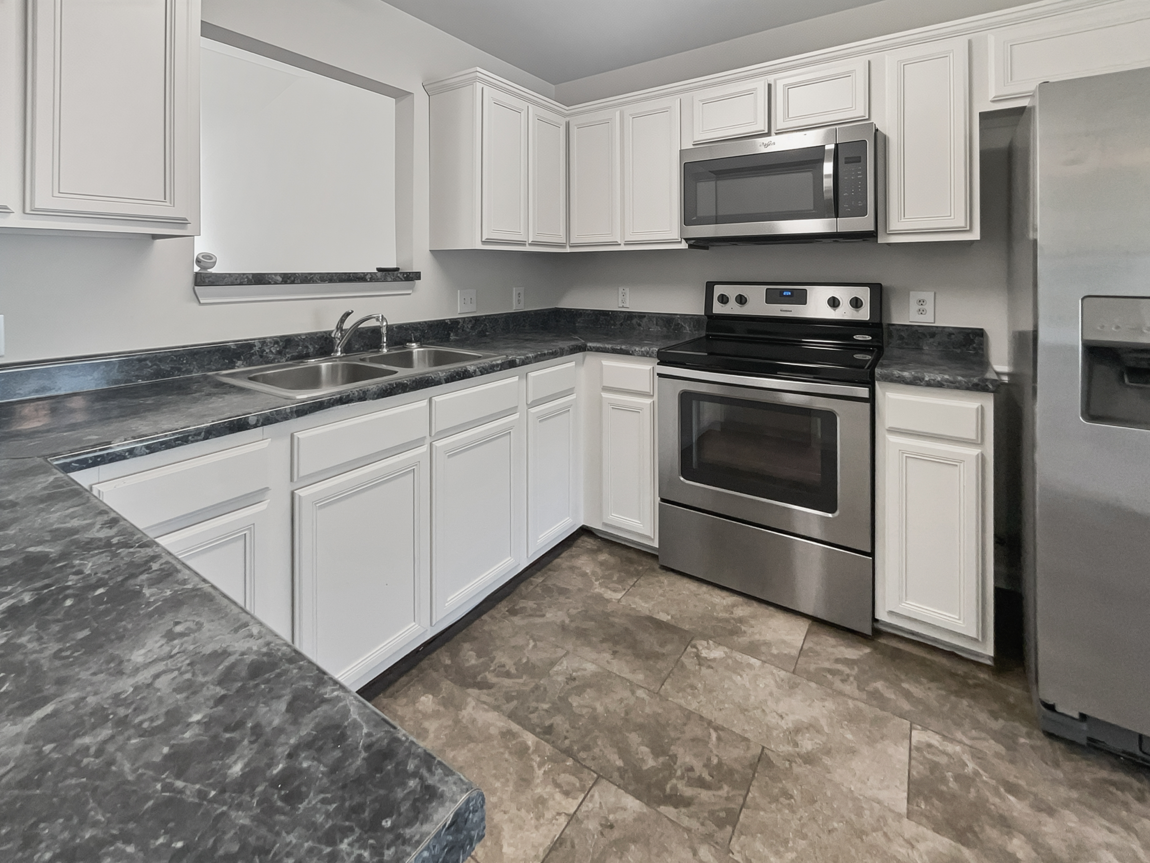 Photo 13 of 20 of 7513 W Winchester Dr, Antioch, TN