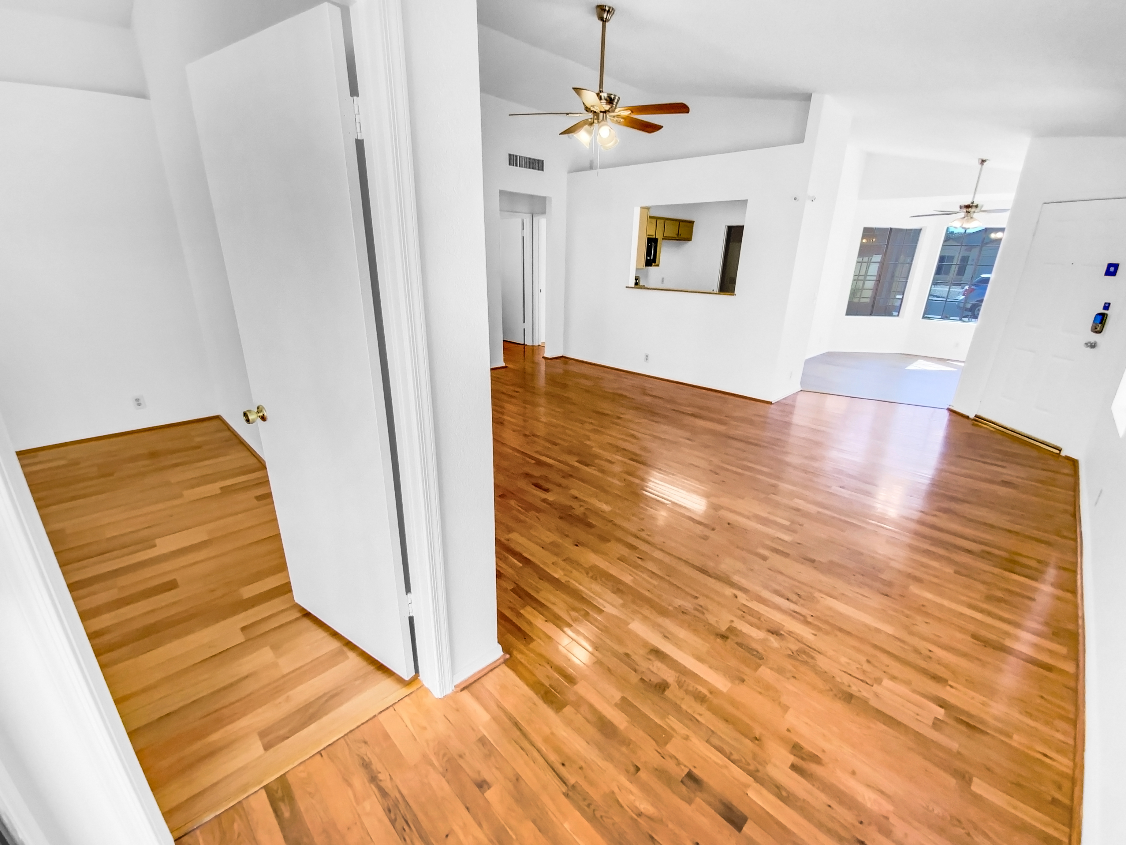 Photo 10 of 23 of 14950 W Rockrose Way, Surprise, AZ