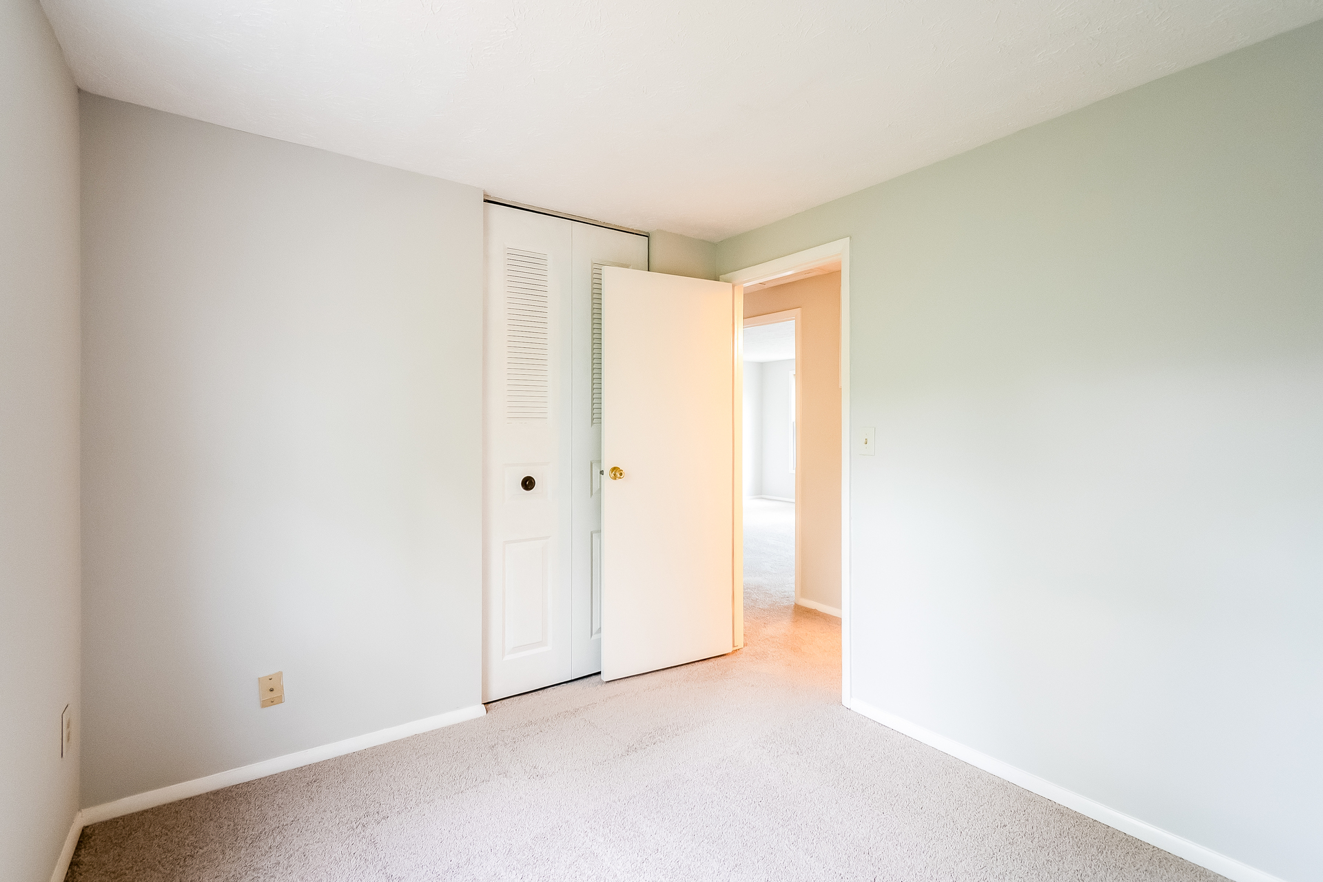 Photo 15 of 22 of 9908 Rickover Ct, Manassas, VA
