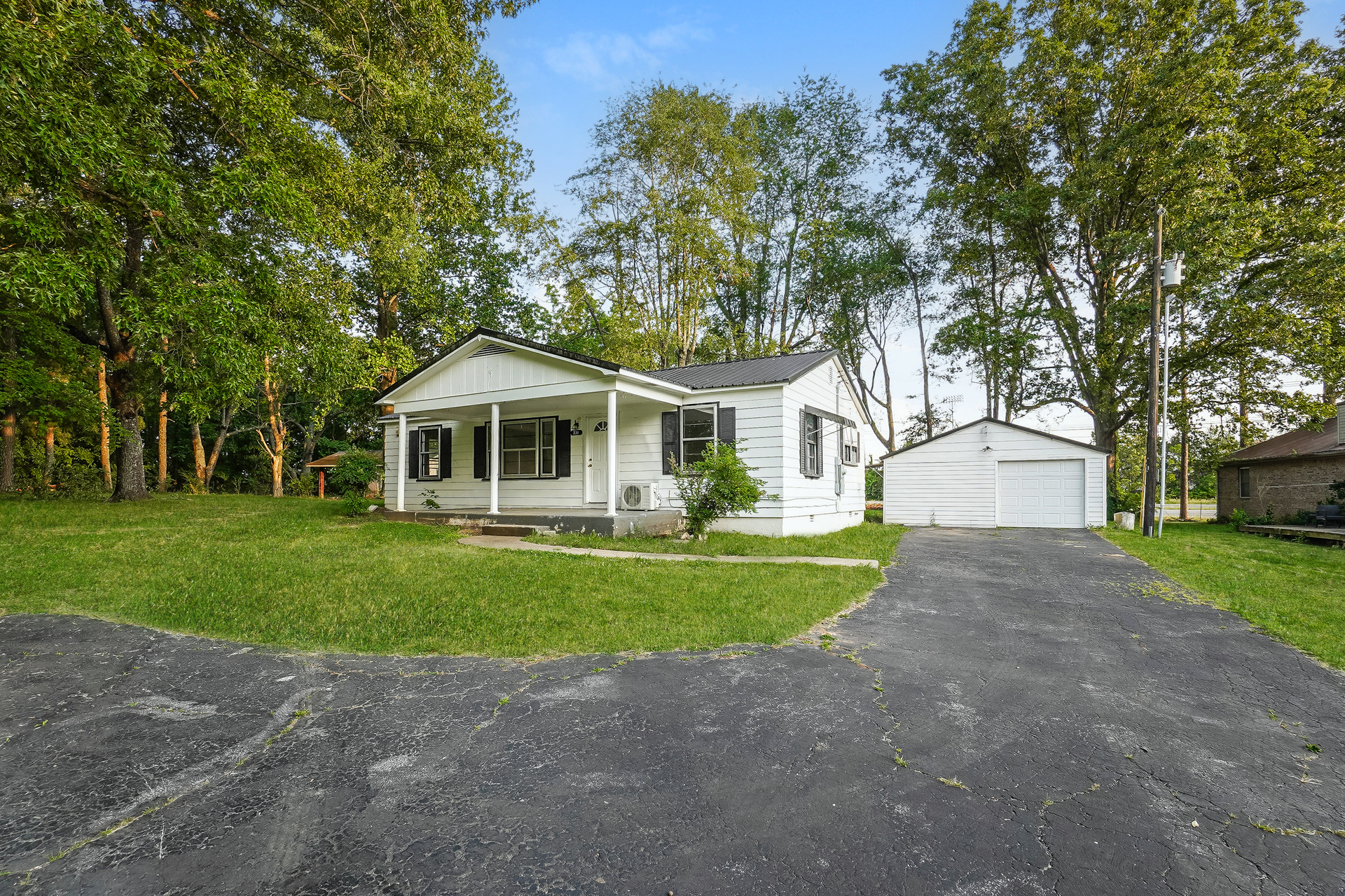 Photo 7 of 20 of 231 Foston Chapel Rd, Hopkinsville, KY