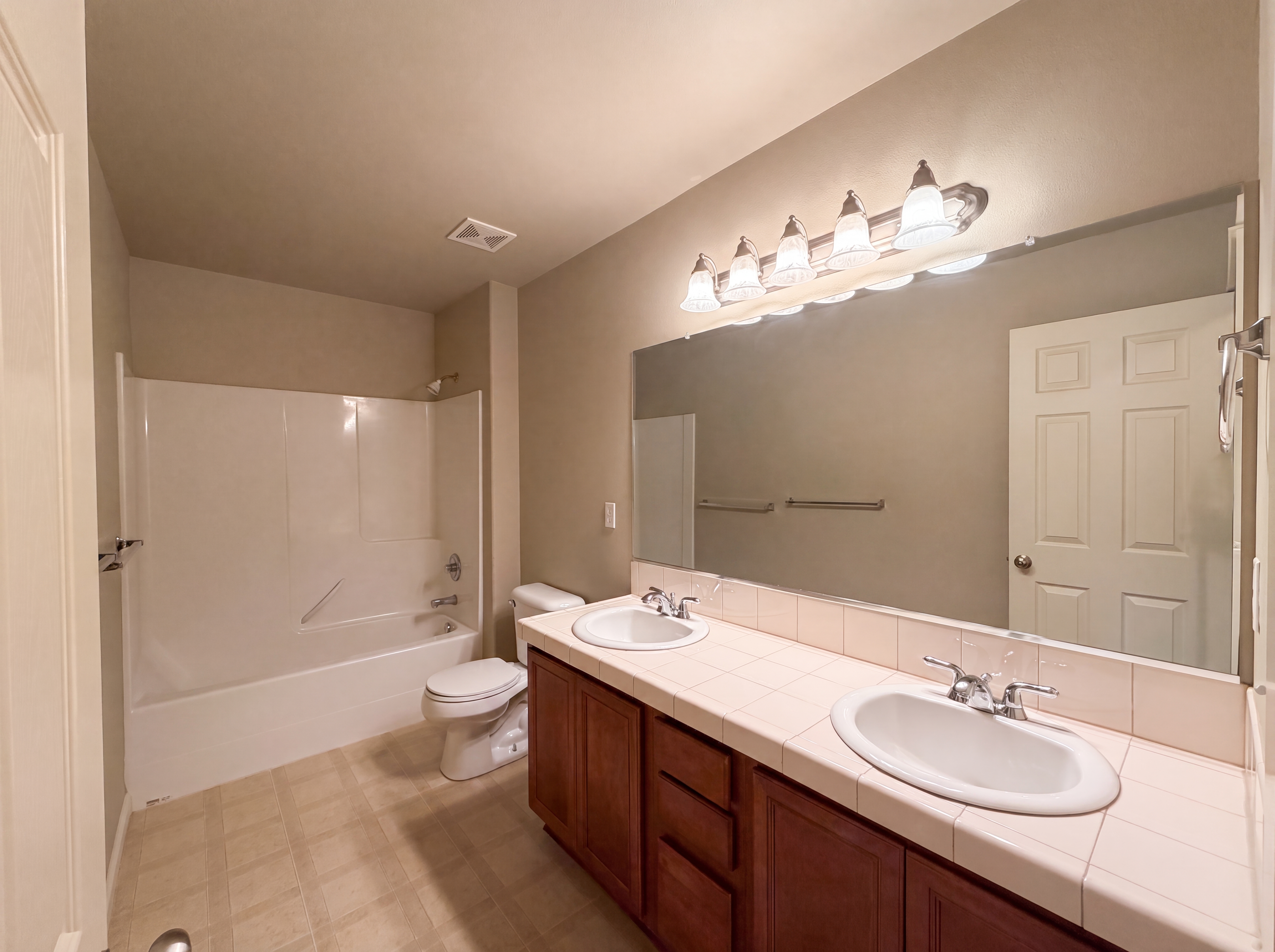 Photo 16 of 23 of 1724 SW Willowview Ter, Beaverton, OR