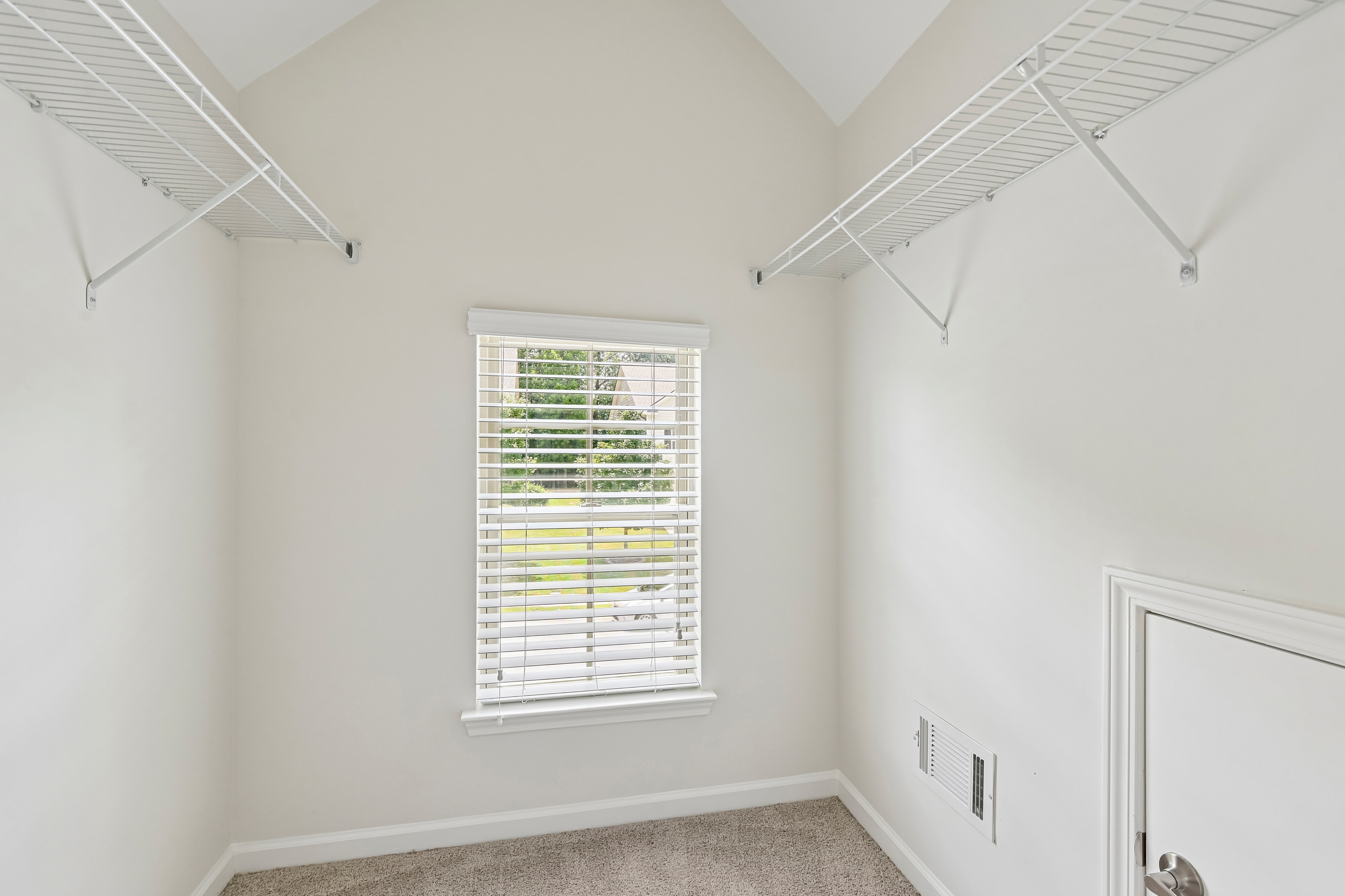 Photo 10 of 54 of 5155 Northview Lk, Cumming, GA