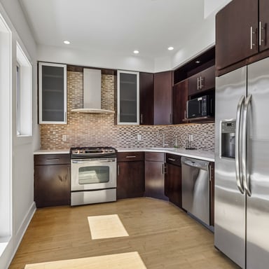 Property photo 2 of 412 N Front St Unit 21