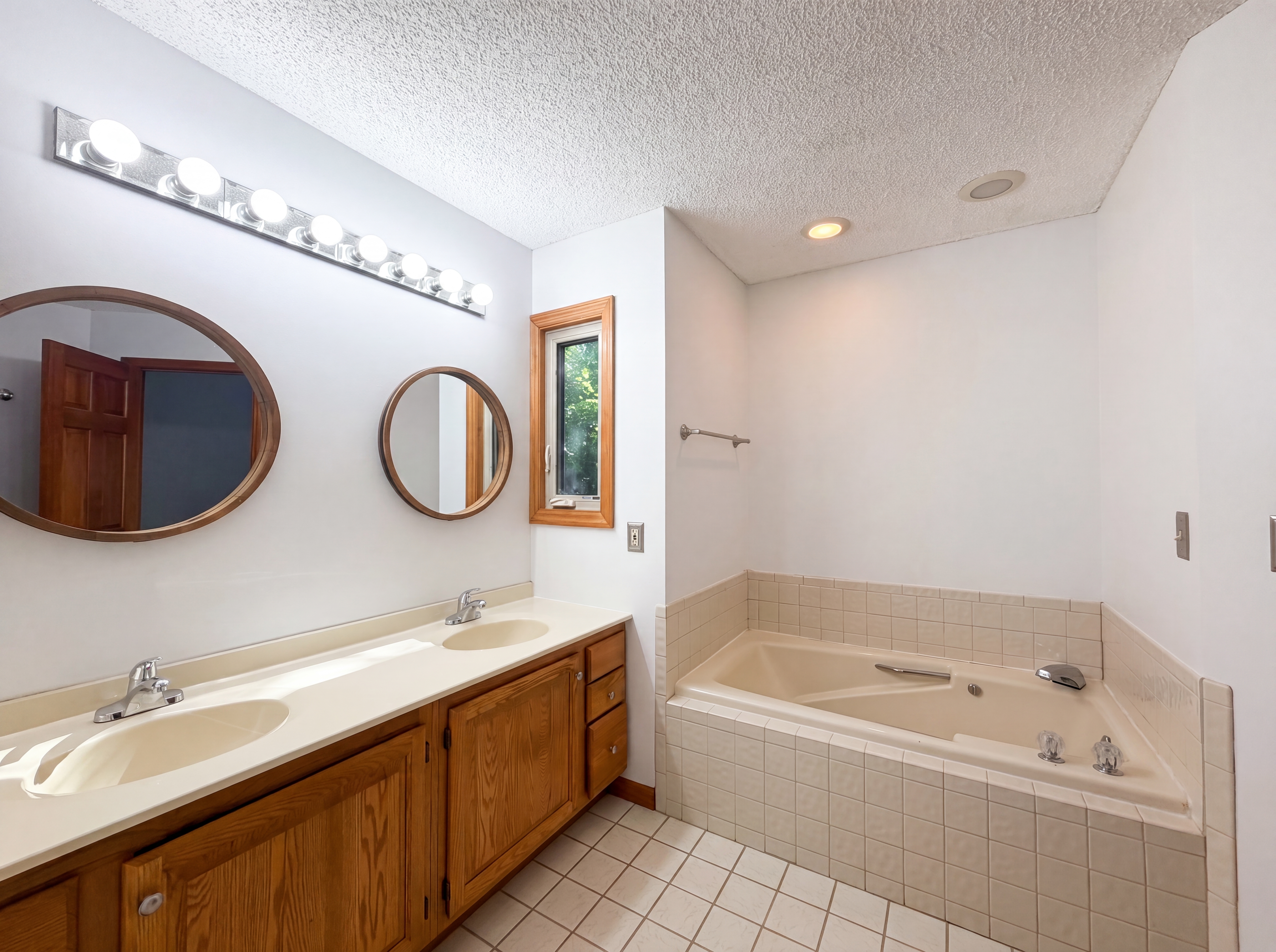 Photo 17 of 23 of 2129 Greenpine Dr, Cincinnati, OH