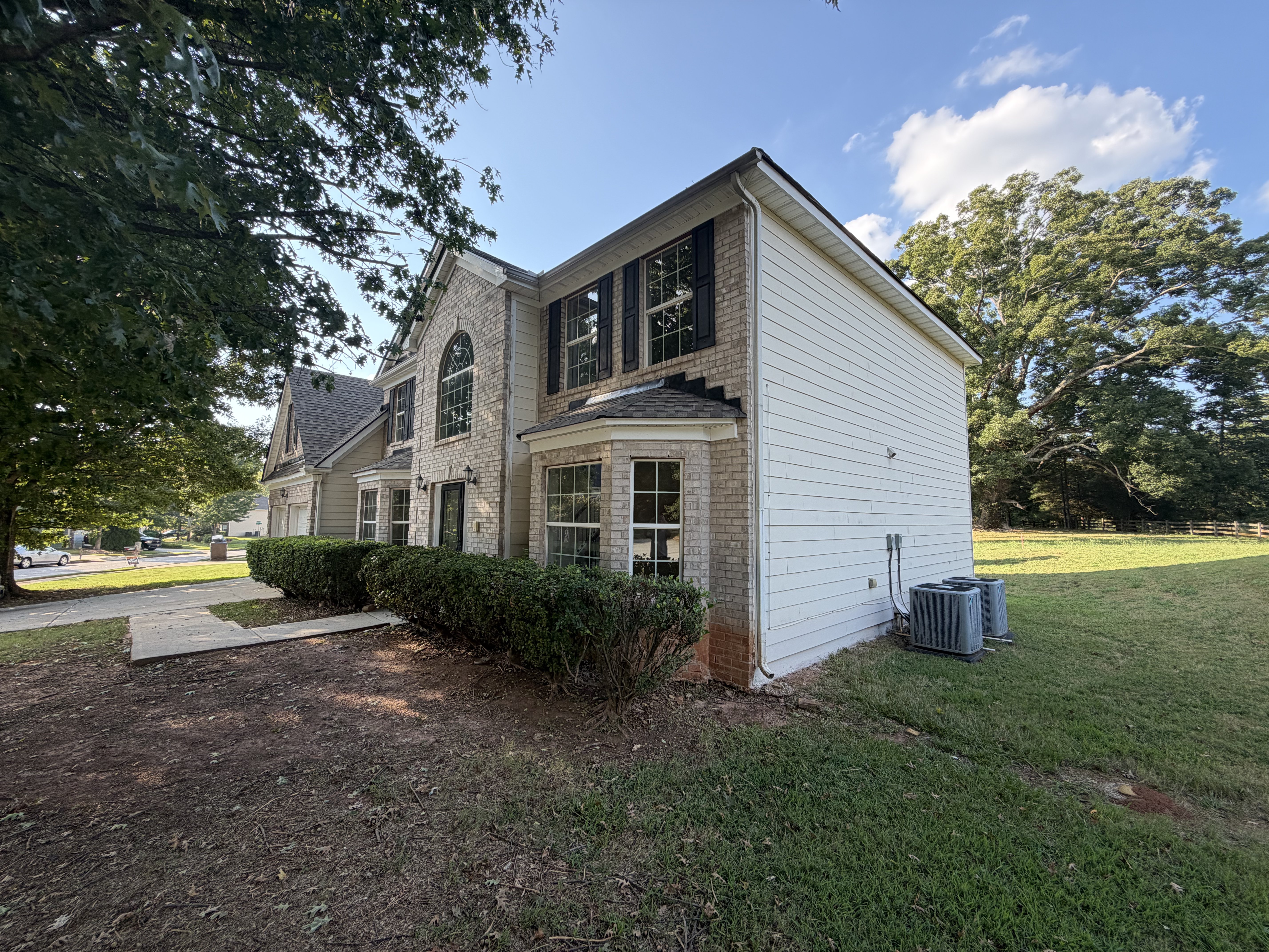 Photo 7 of 26 of 7425 Bodnant Dr, Fairburn, GA