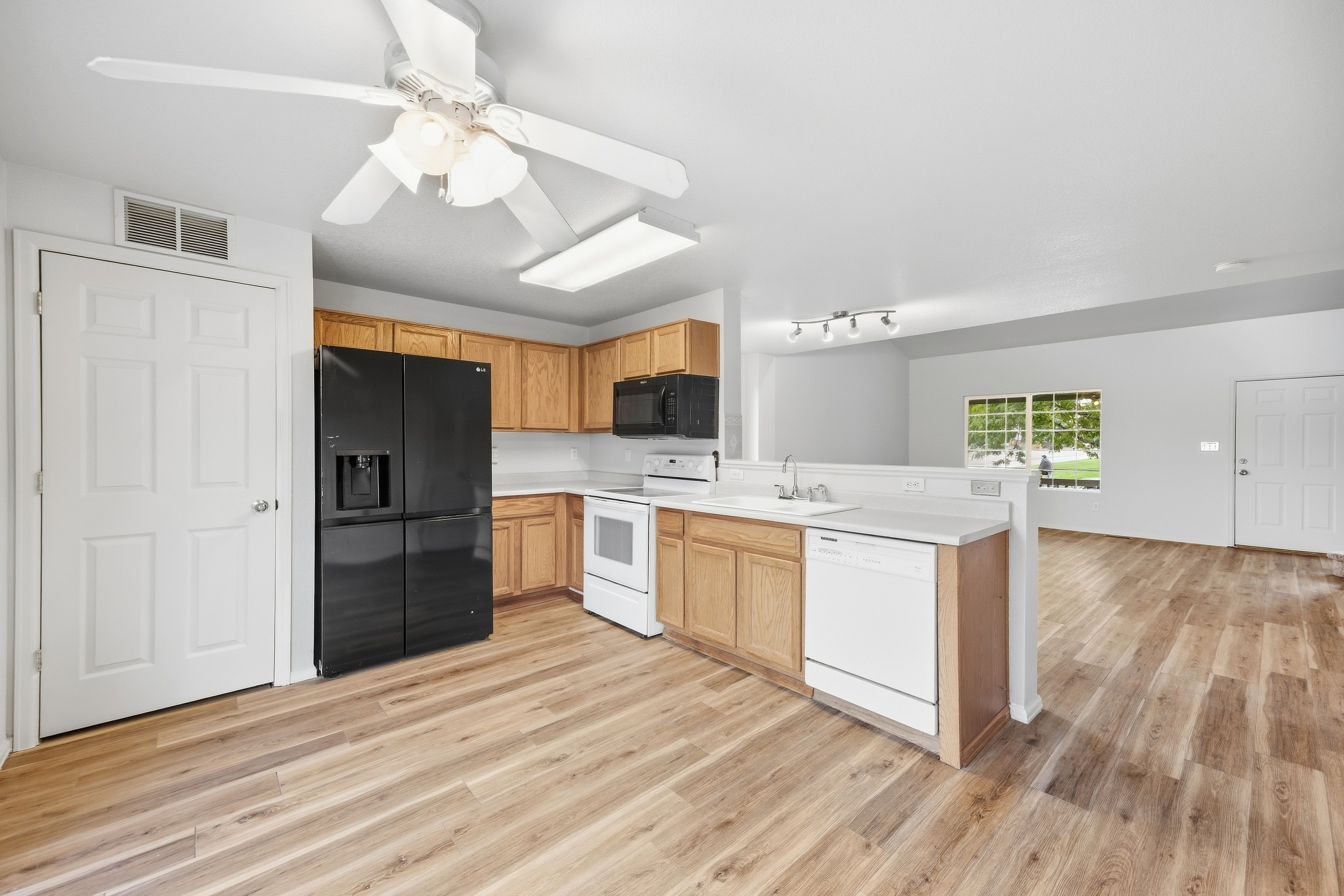 Photo 2 of 26 of 6148 Scottsbluff Dr, Colorado Springs, CO
