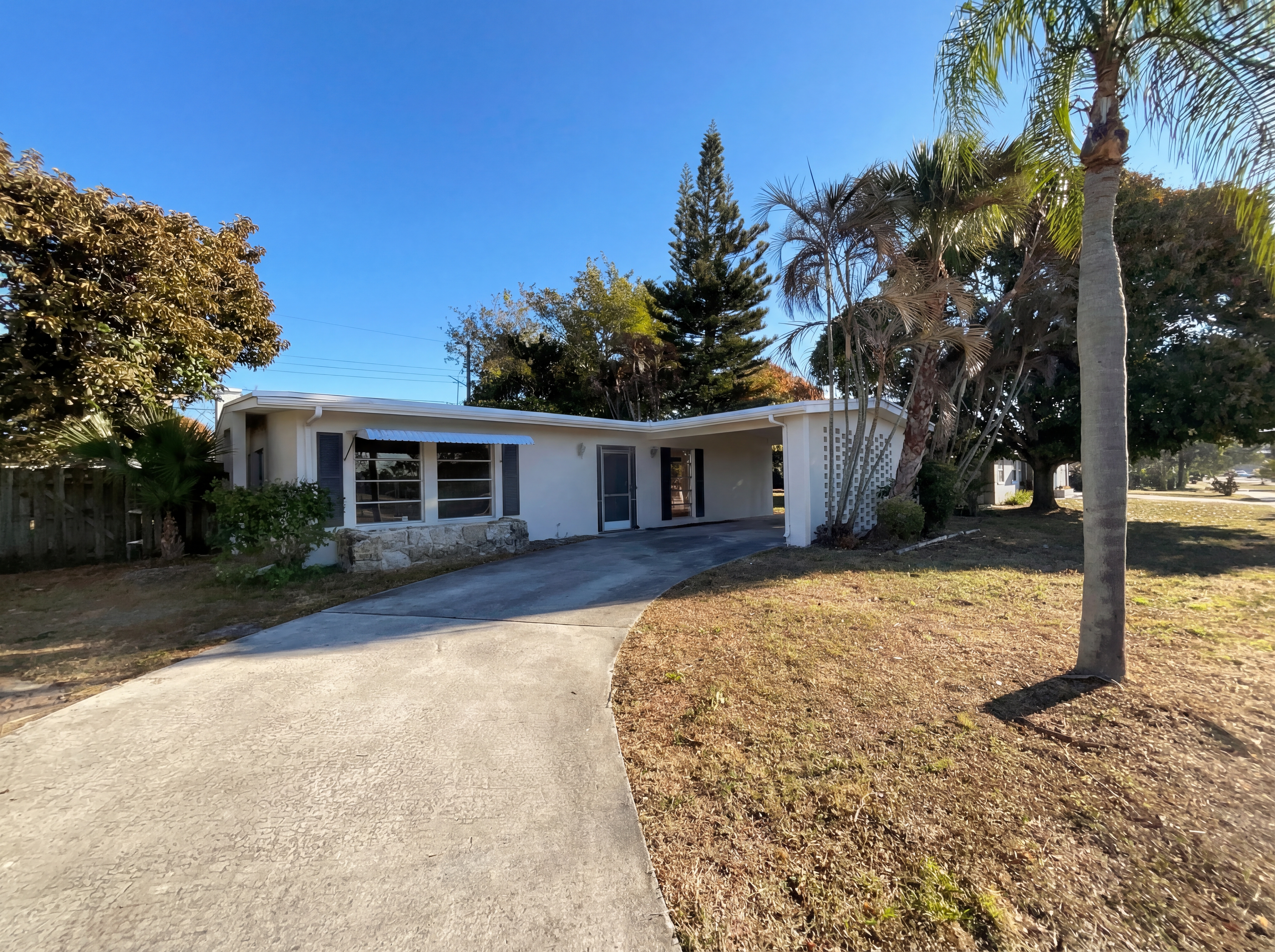 Photo 16 of 26 of 141 SE Calmoso Dr, Port Saint Lucie, FL