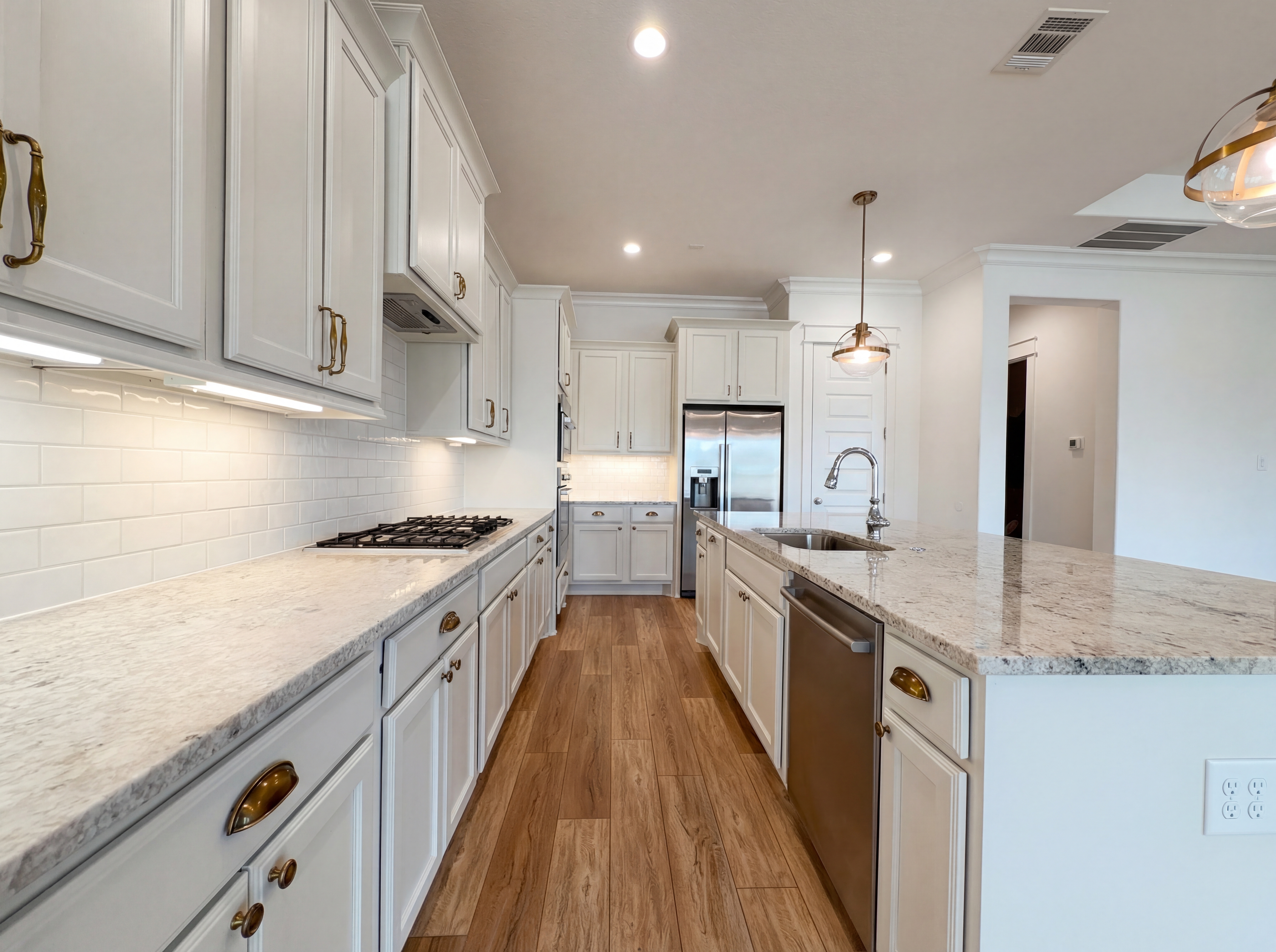 Photo 10 of 23 of 2333 Goldenglade Dr, Conroe, TX