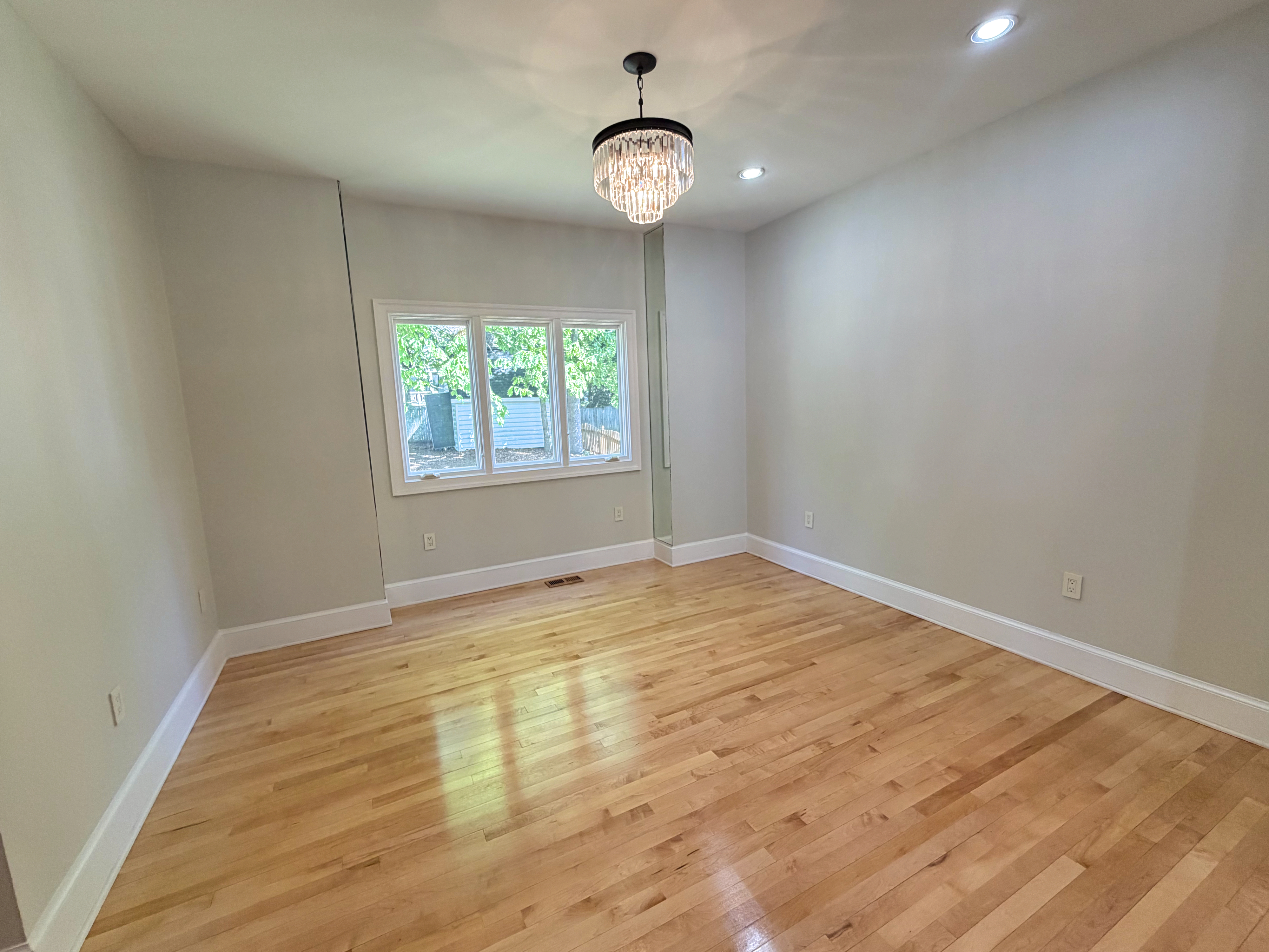 Photo 16 of 21 of 3621 Rolridge Rd, Henrico, VA