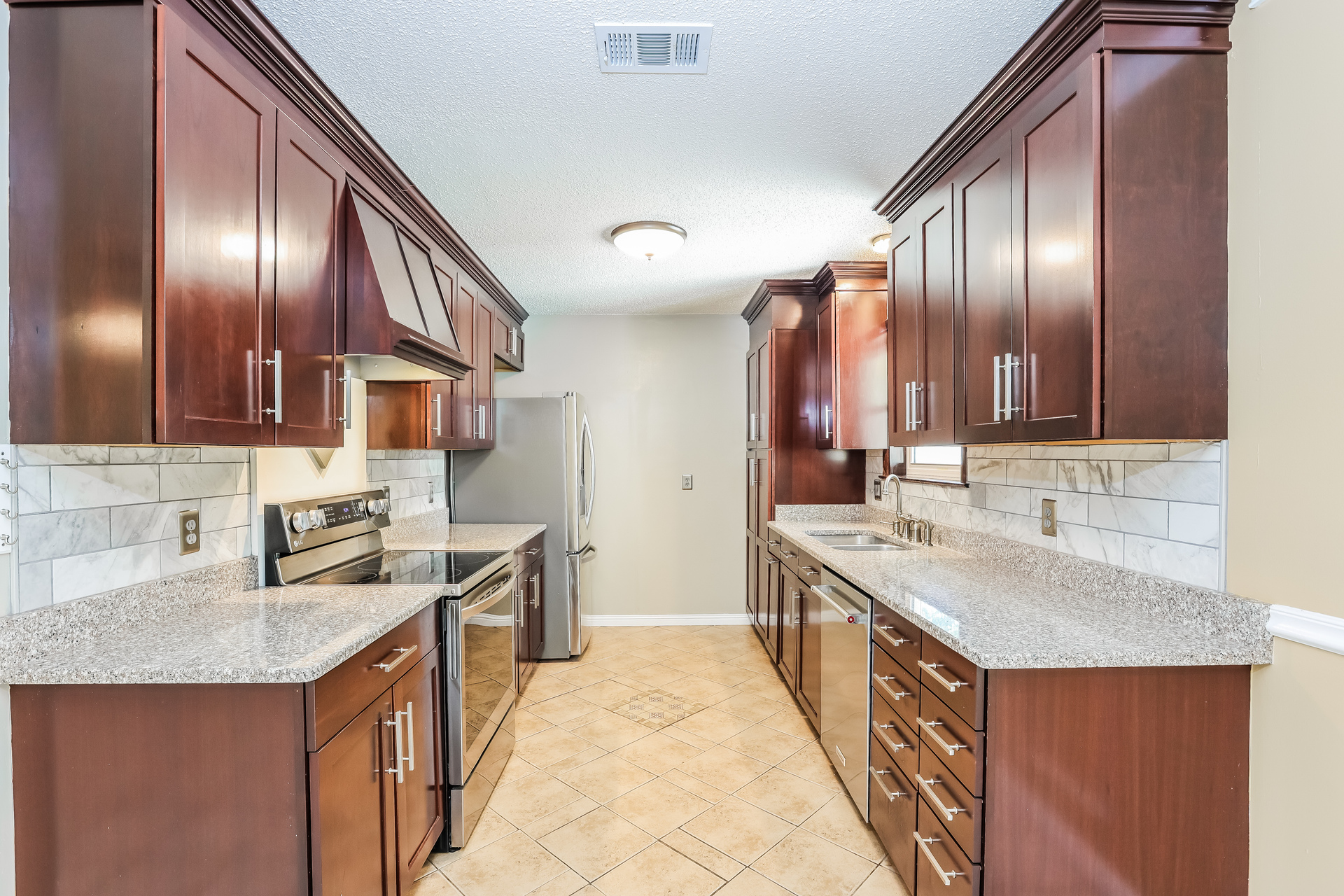 Photo 11 of 21 of 805 Ketch Ct, Hinesville, GA
