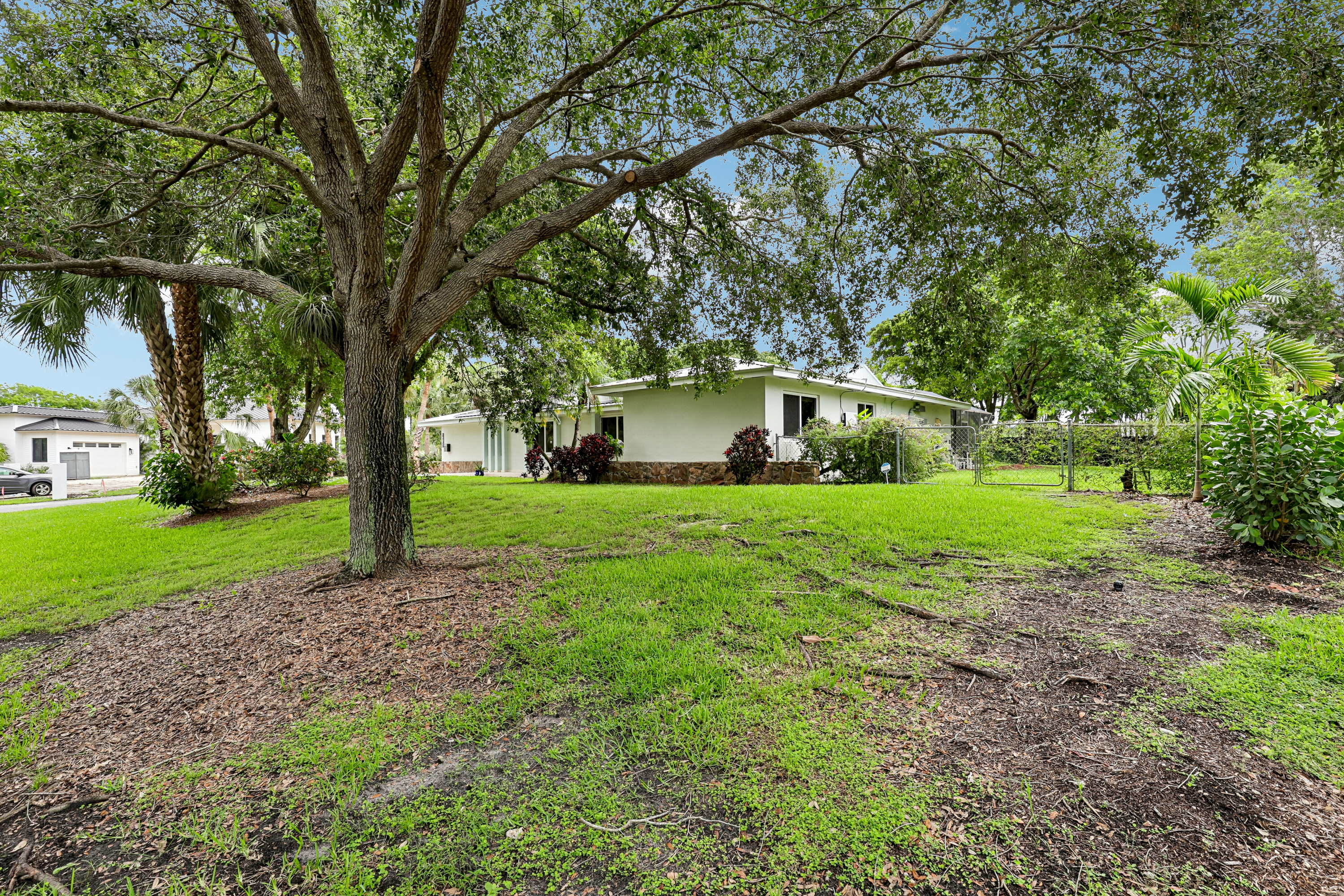 Photo 23 of 48 of 14851 SW 69th Ct, Palmetto Bay, FL