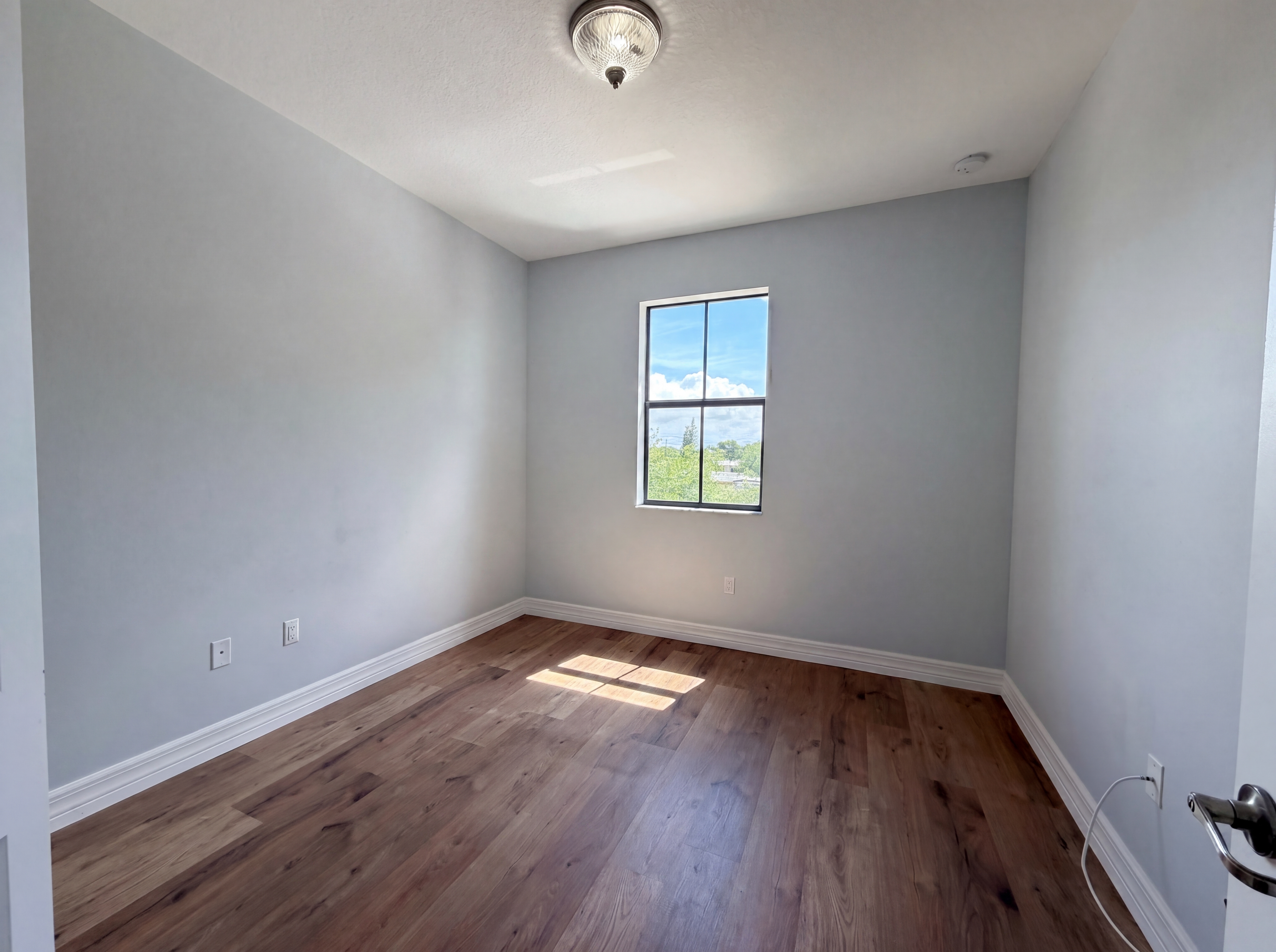 Photo 11 of 26 of 5213 NW 50th Ter, Tamarac, FL