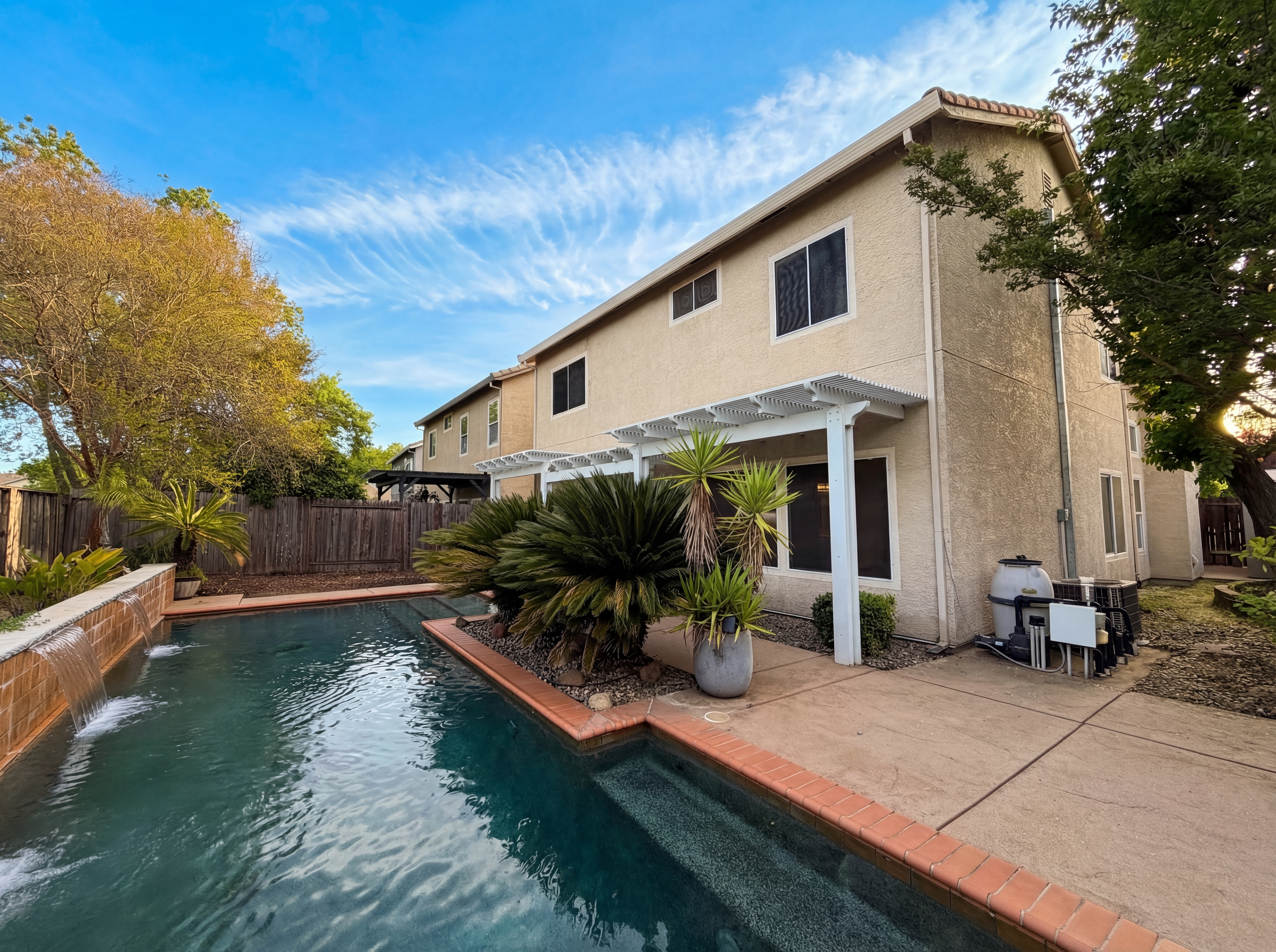 Photo 11 of 39 of 224 Pinecrest Ct, Roseville, CA