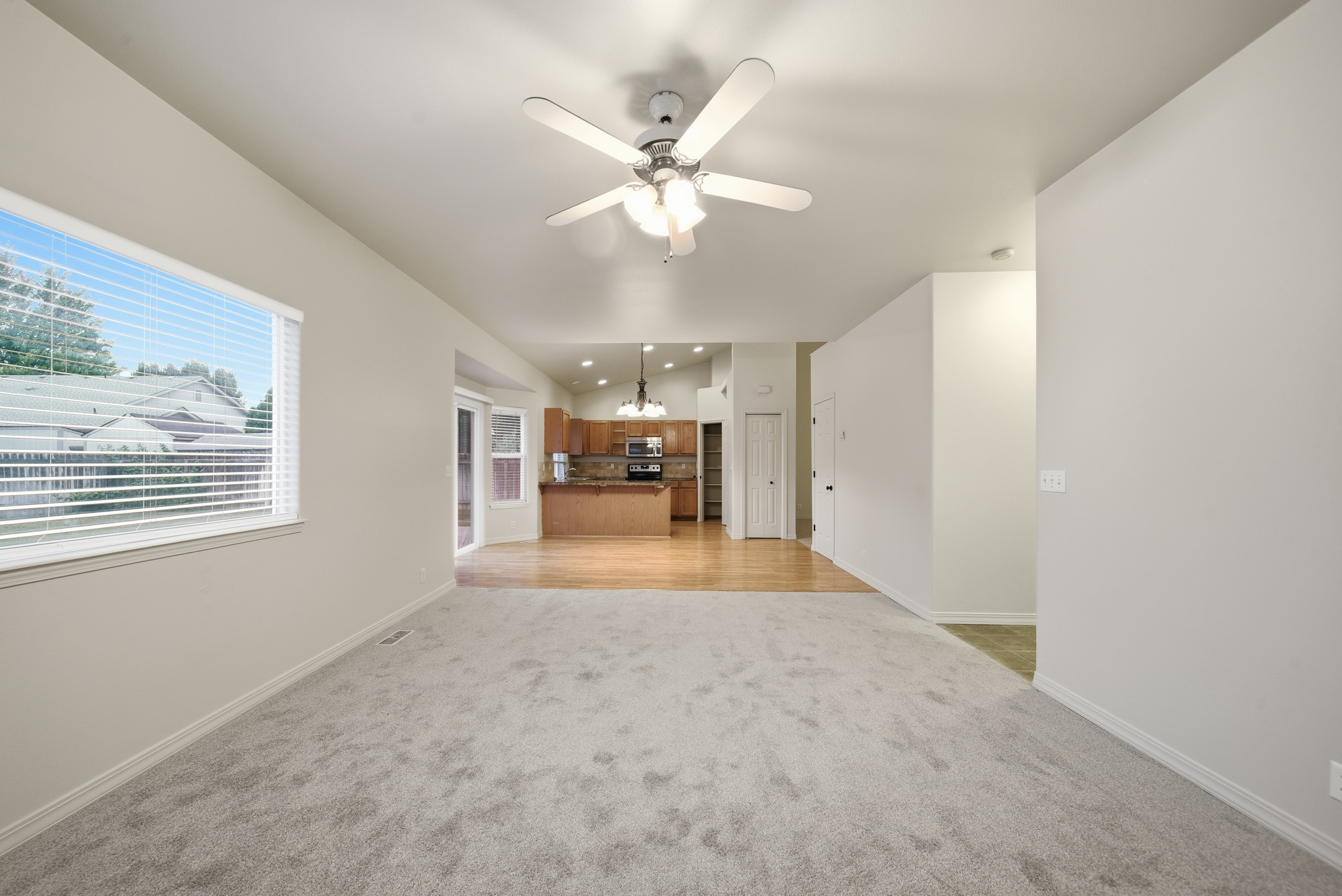 Photo 9 of 33 of 919 E Hawk St, Meridian, ID