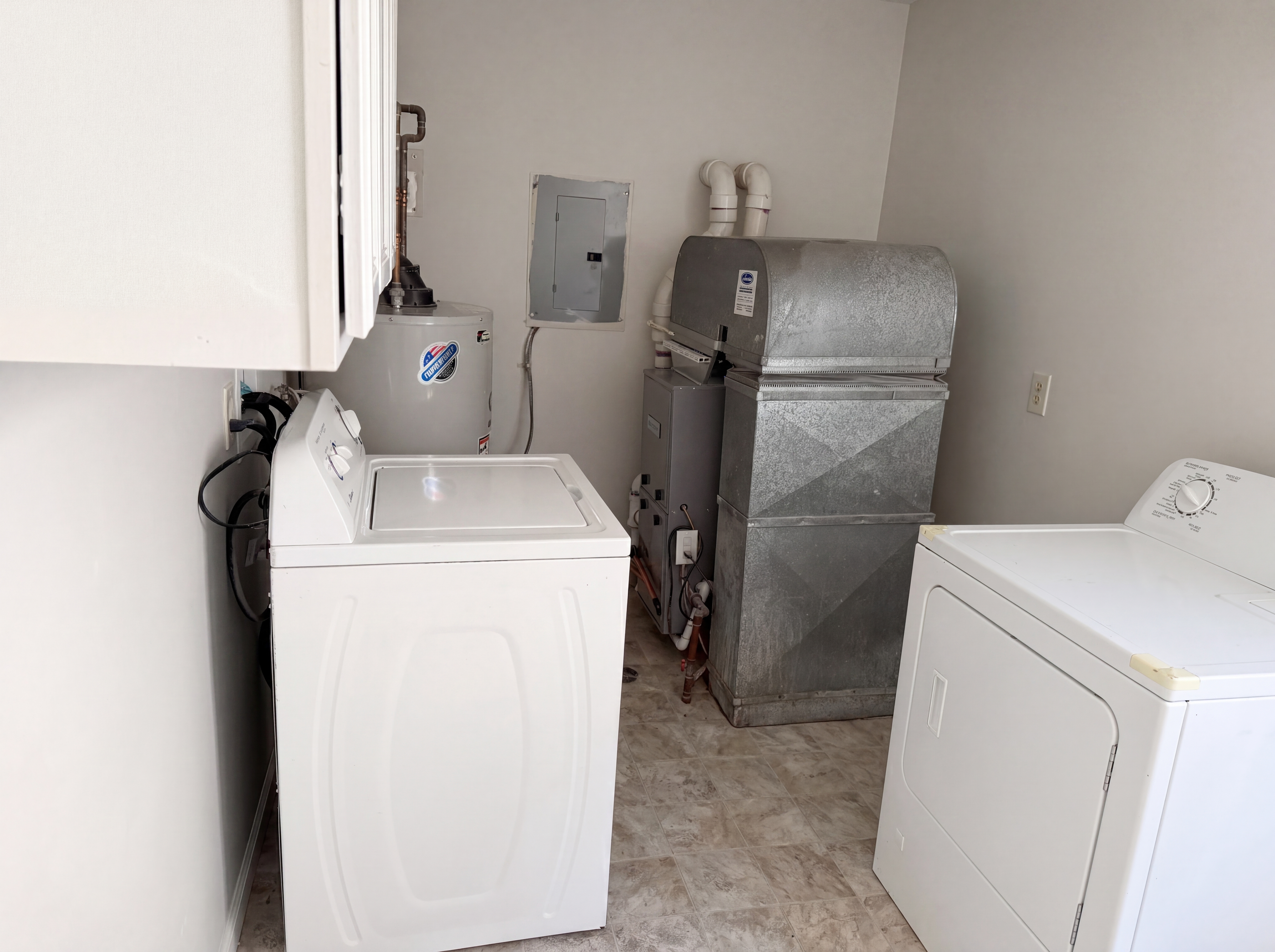 Photo 19 of 28 of 21425 Averhill St, Farmington Hills, MI