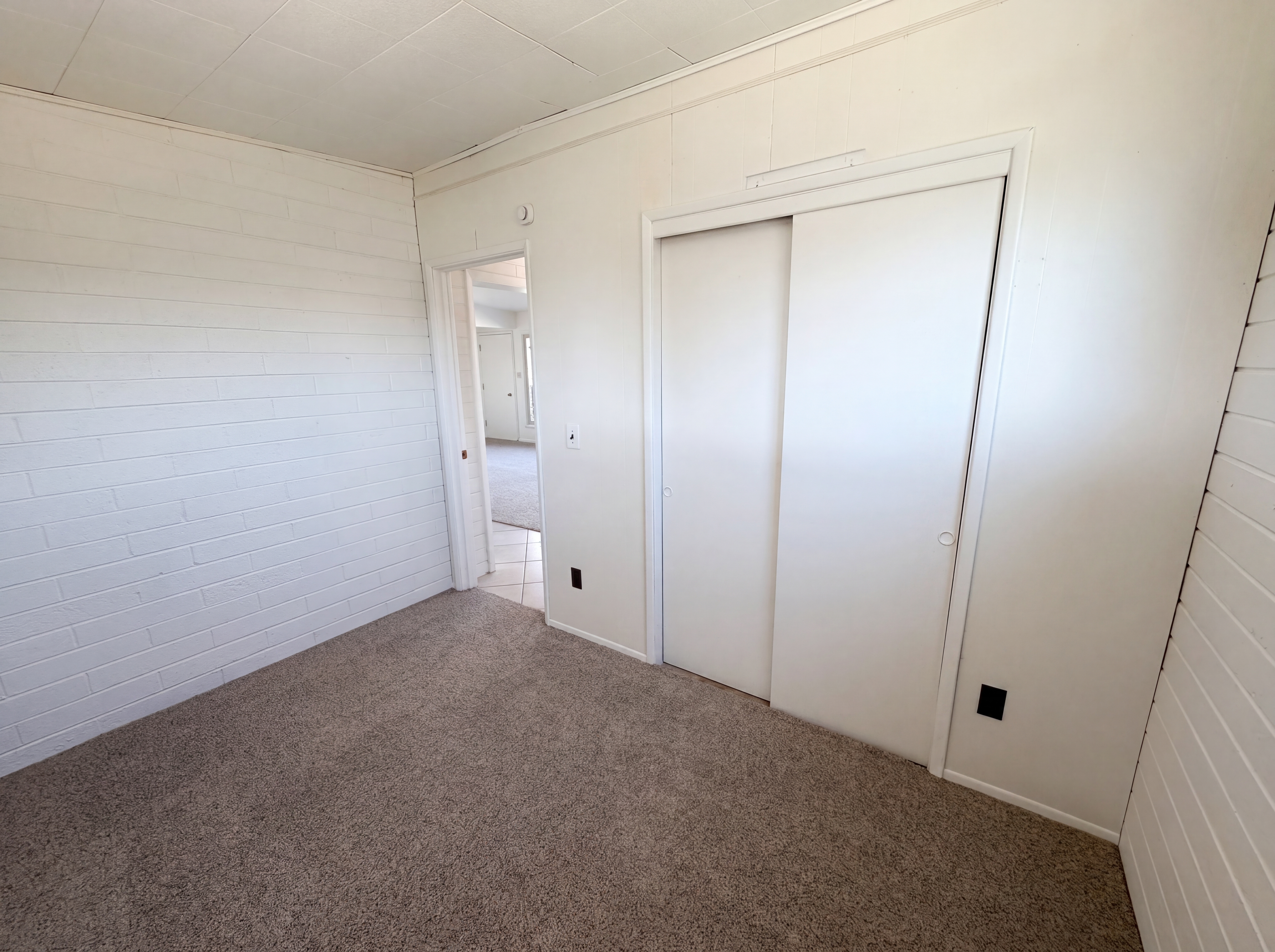Photo 12 of 25 of 650 S Kenyon Dr, Tucson, AZ