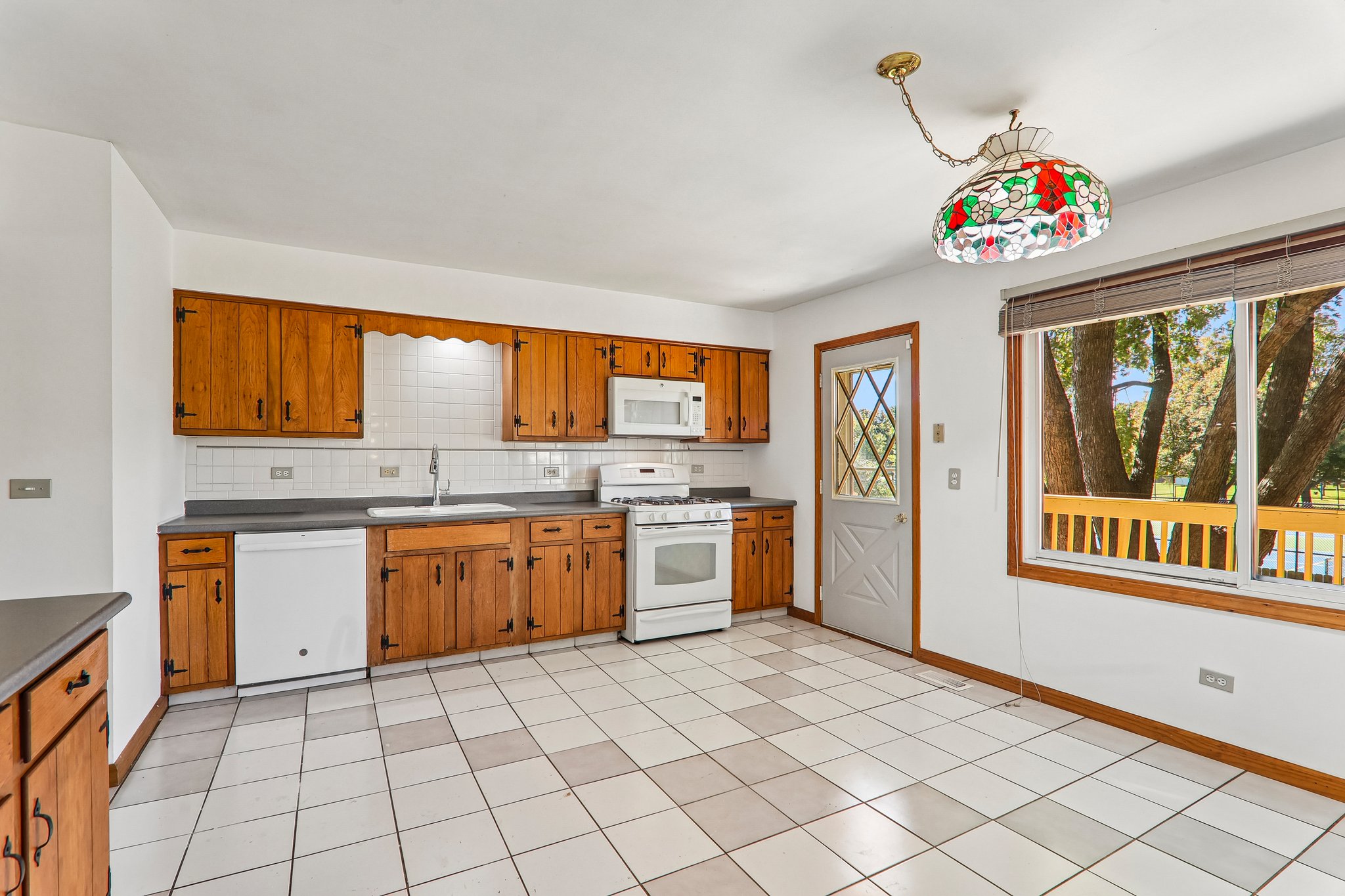 Photo 2 of 30 of 4532 Black Partridge Ln, Lisle, IL