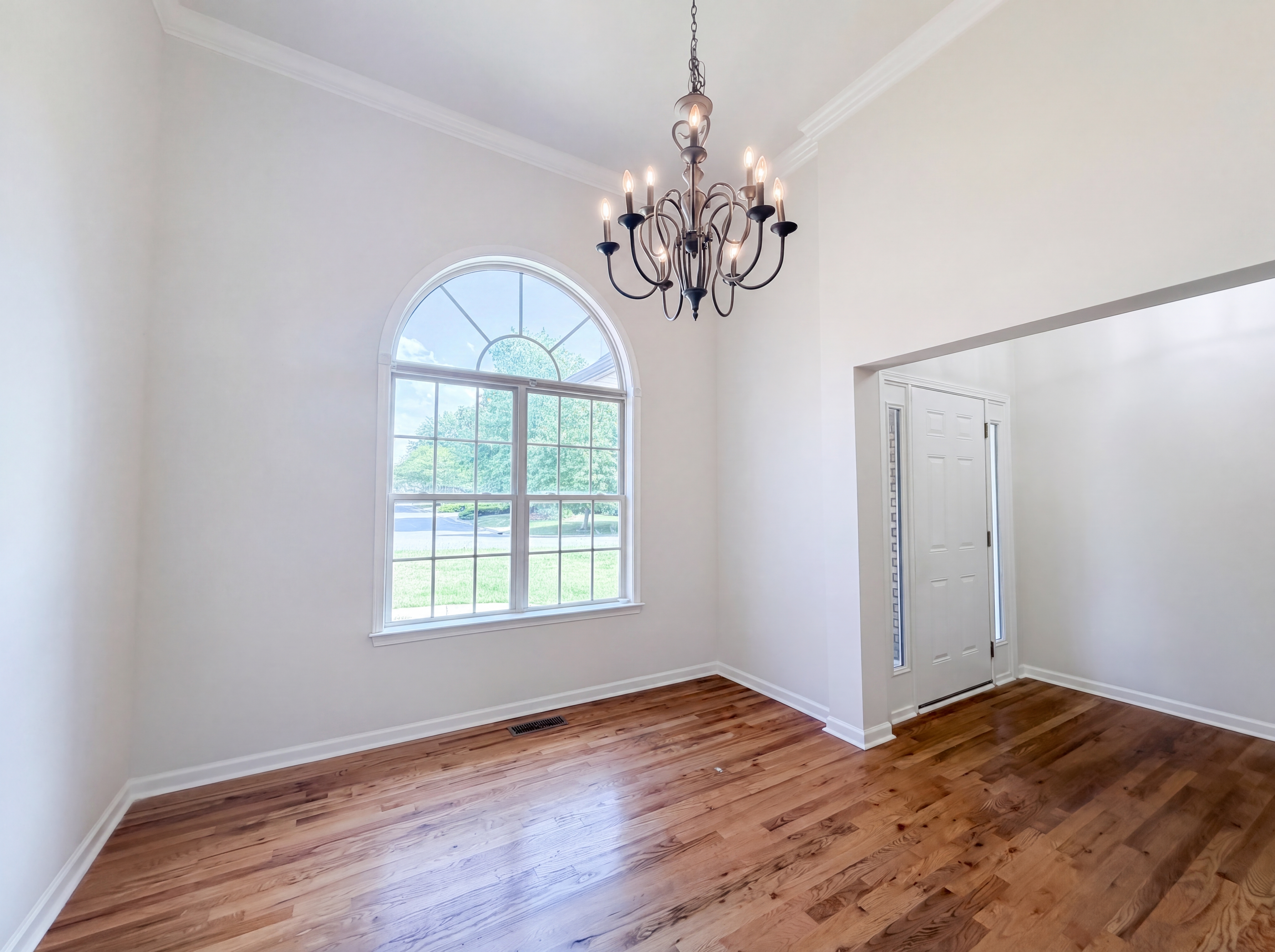 Photo 8 of 16 of 301 River Birch Cir, Mooresville, NC