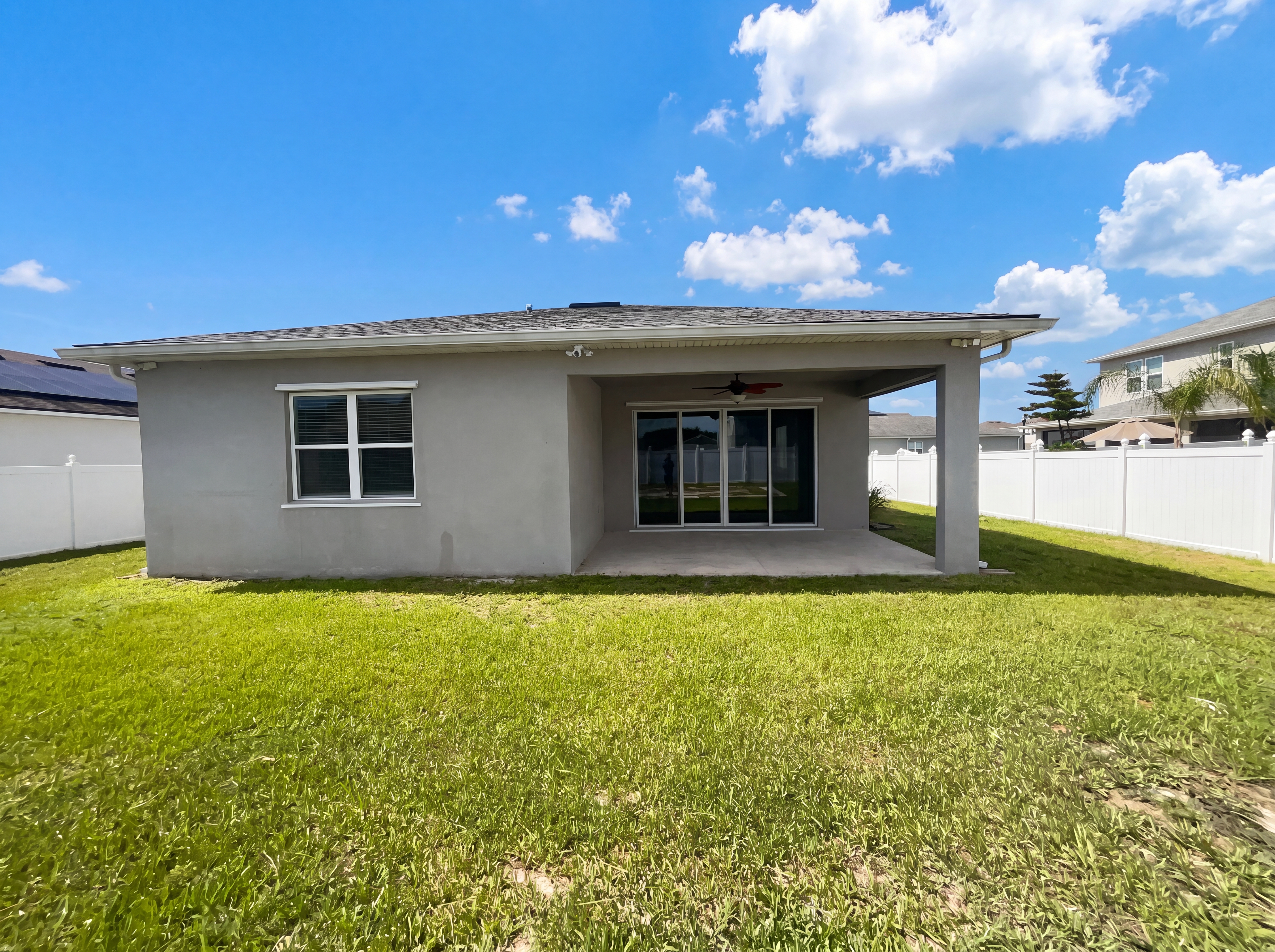 Photo 5 of 29 of 2526 W End Dr, Saint Cloud, FL