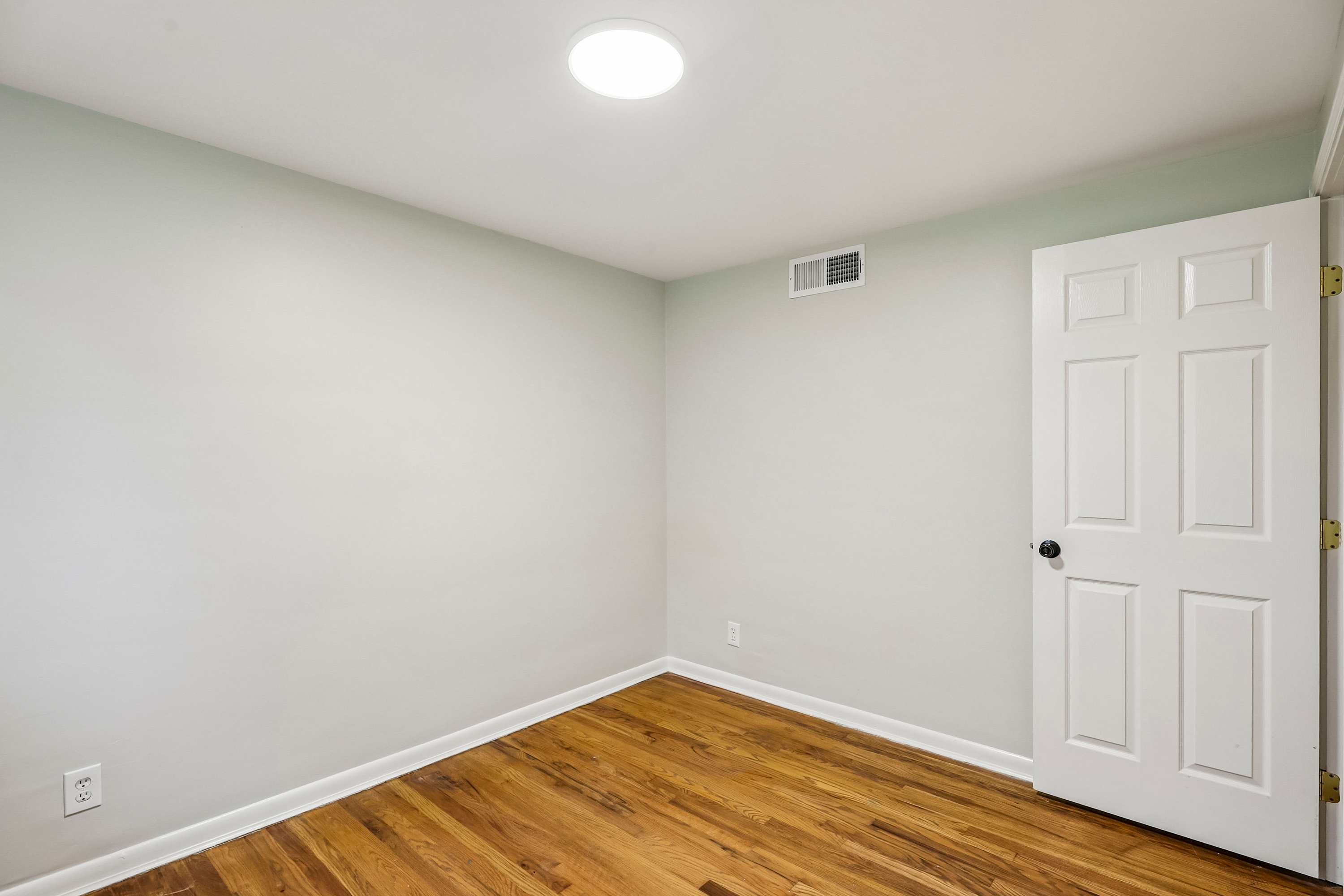 Photo 13 of 28 of 4481 Forest Trl, Cincinnati, OH