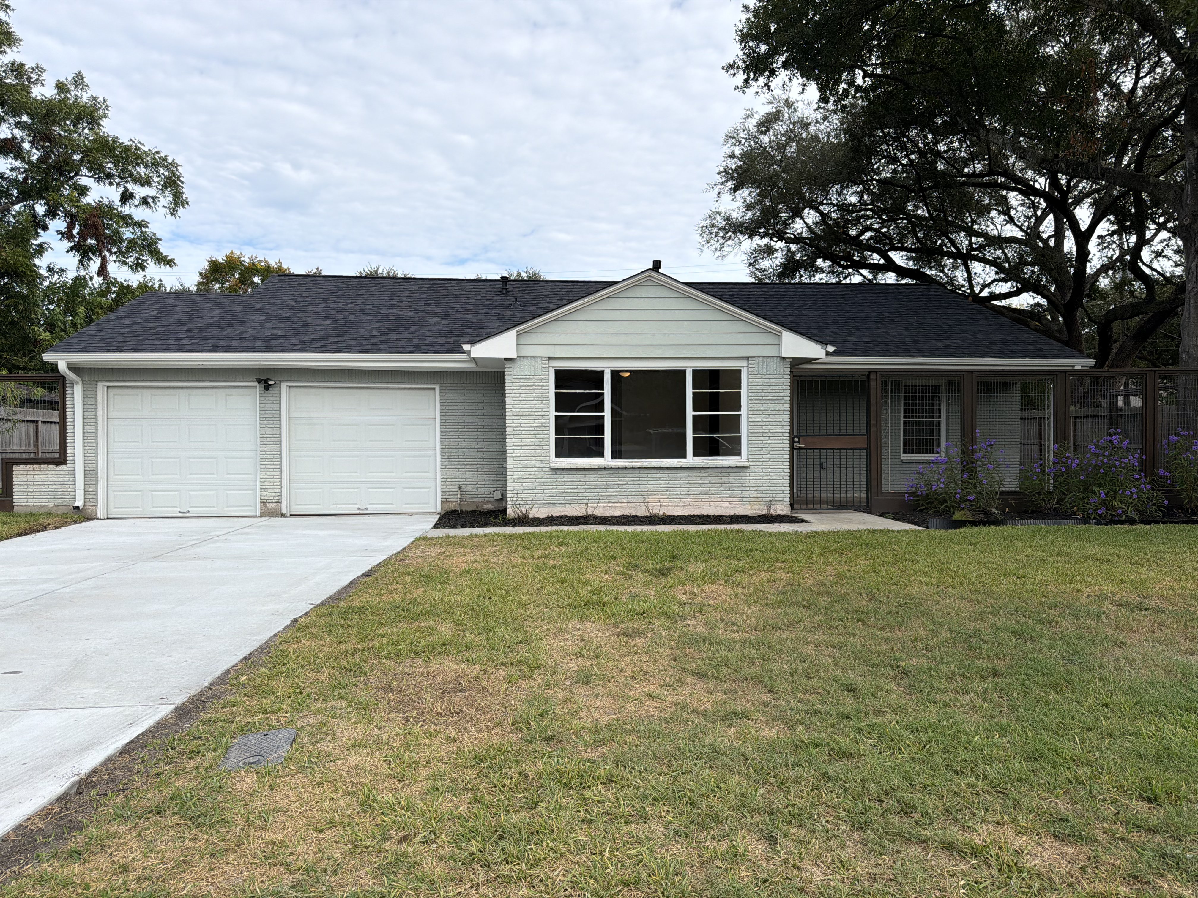 Photo 25 of 29 of 3026 Deal St, Houston, TX