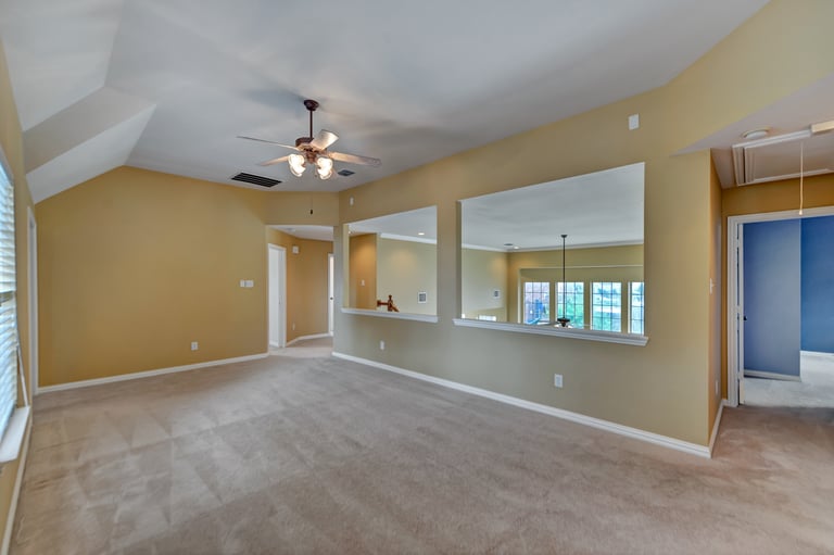 Photo 5 of 39 - 4213 Calloway Dr, Mansfield, TX 76063