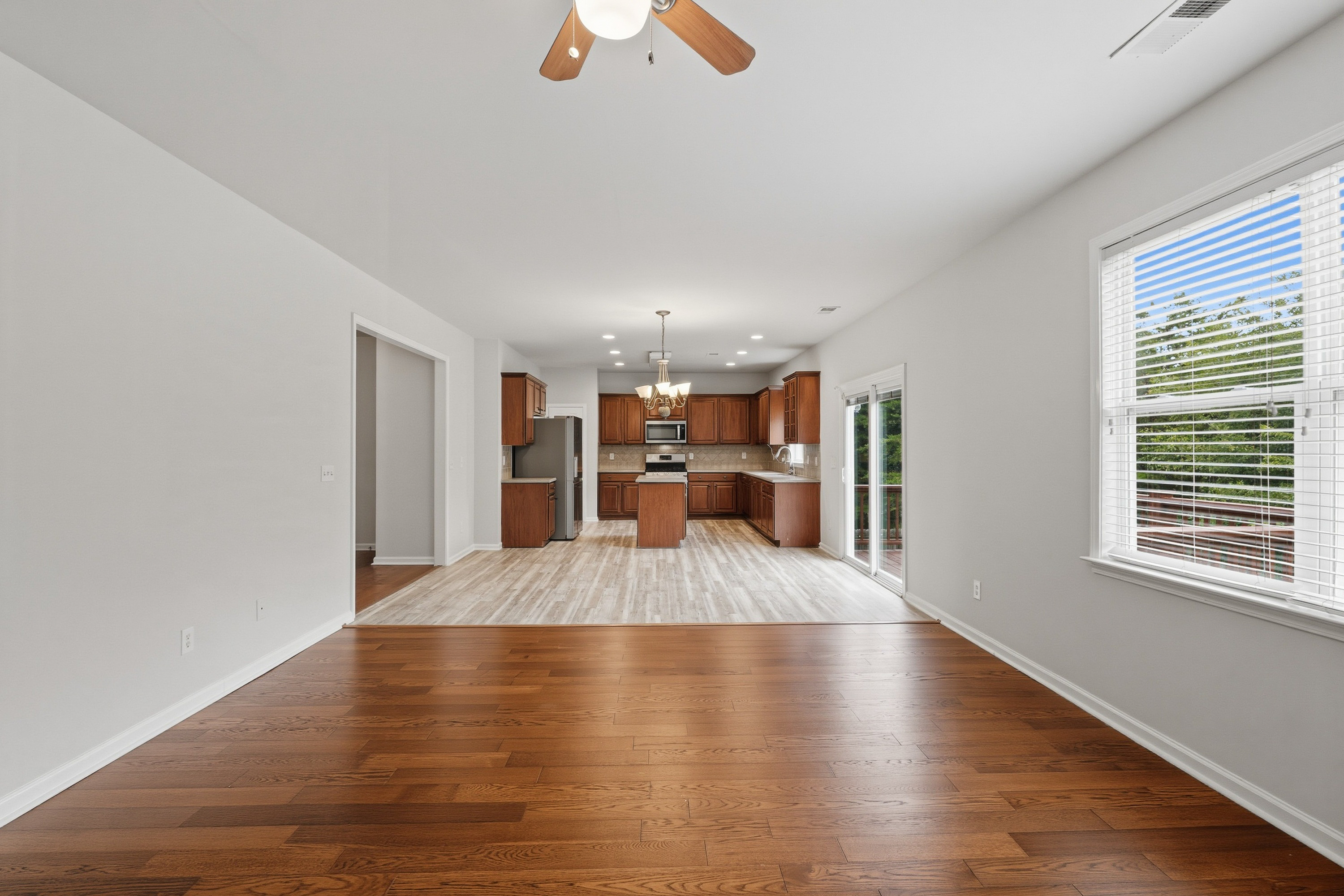 Photo 11 of 64 of 7295 Madison Cir, Union City, GA