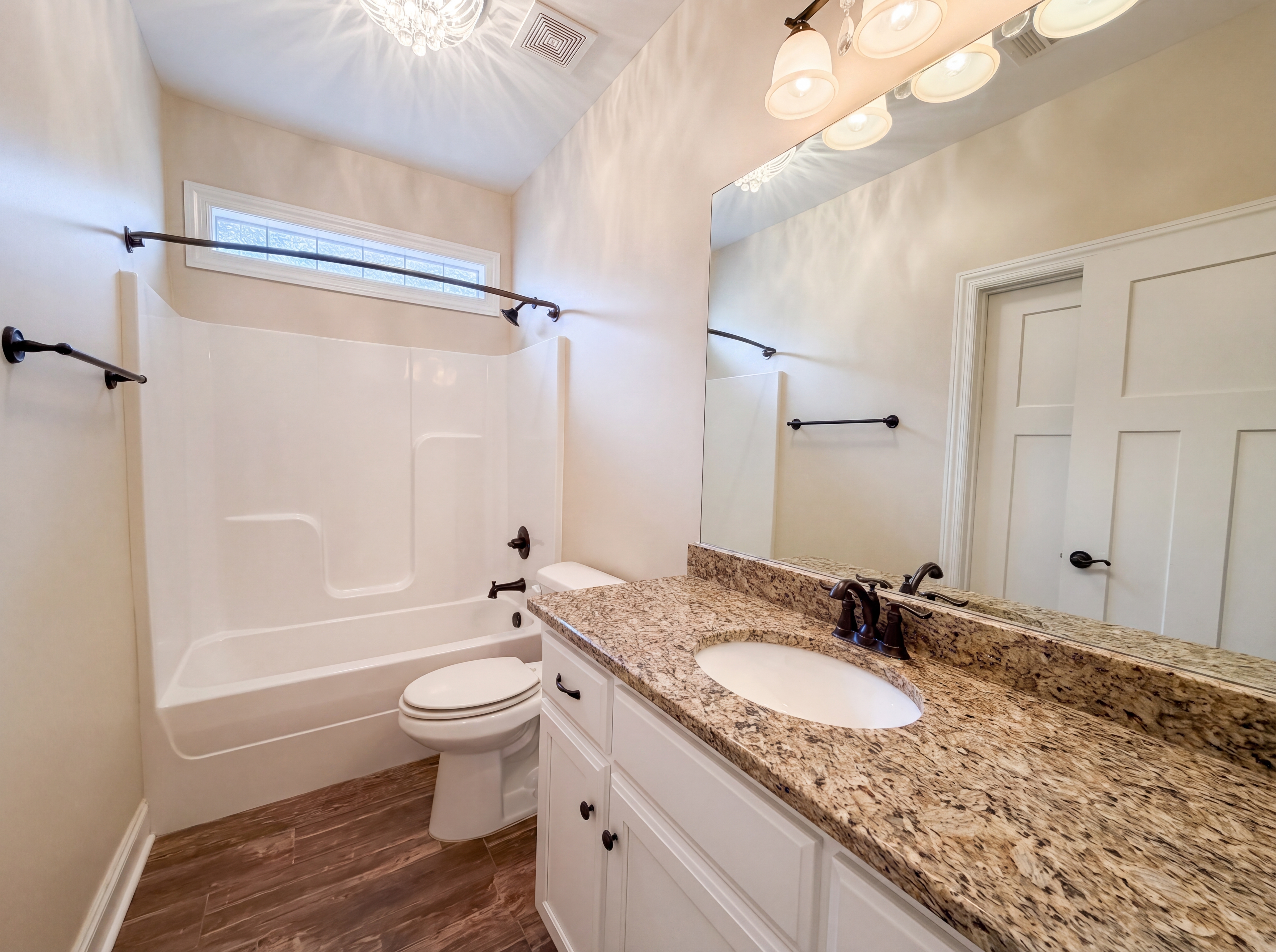 Photo 6 of 27 of 7009 Whisperwood Ave, Spring Hill, TN