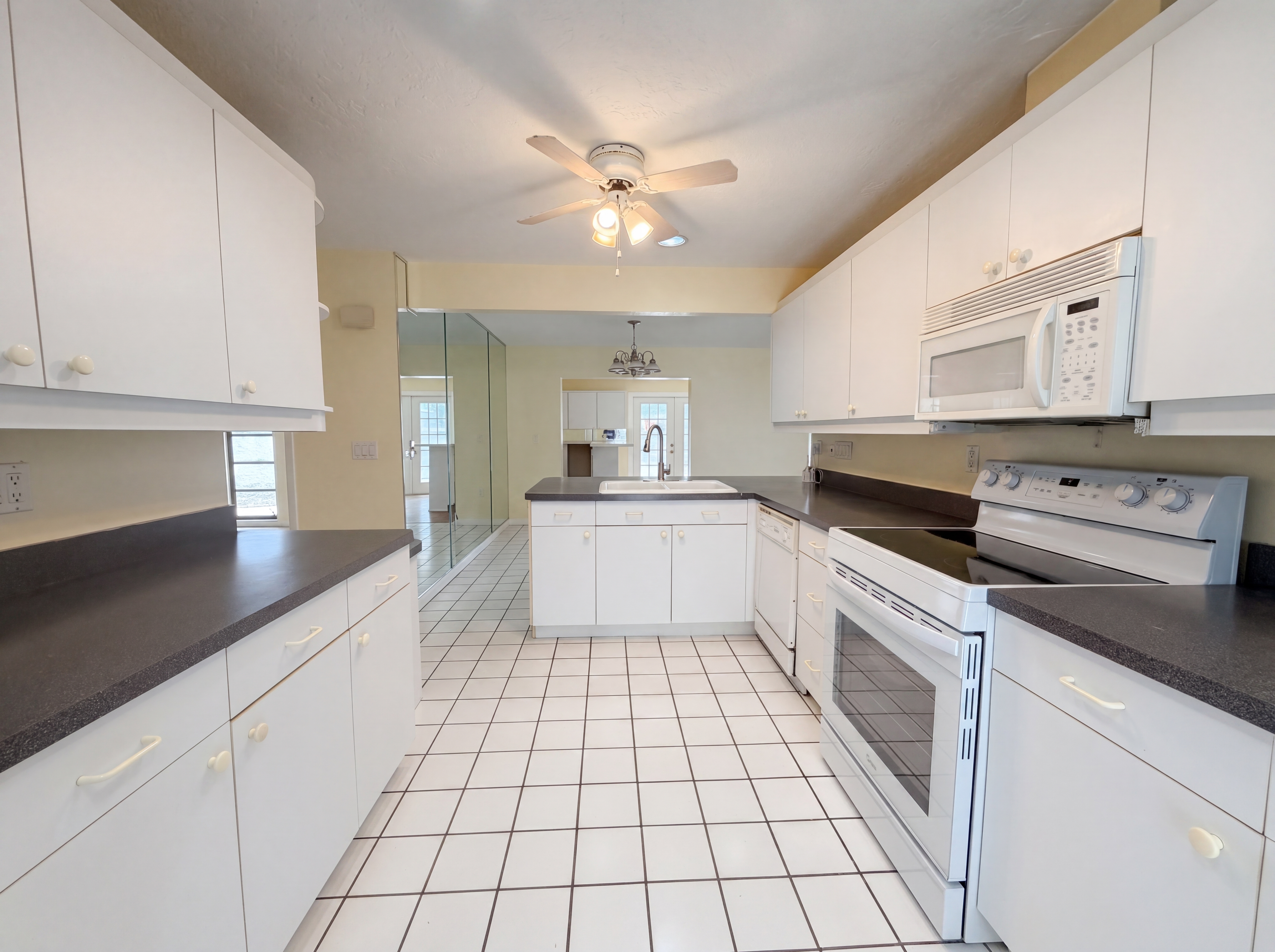 Photo 37 of 39 of 1301 Lucaya Ave, Venice, FL