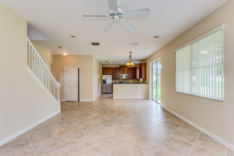 Photo 9 of 32 - 3340 Lake Jean Dr, Orlando, FL 32817