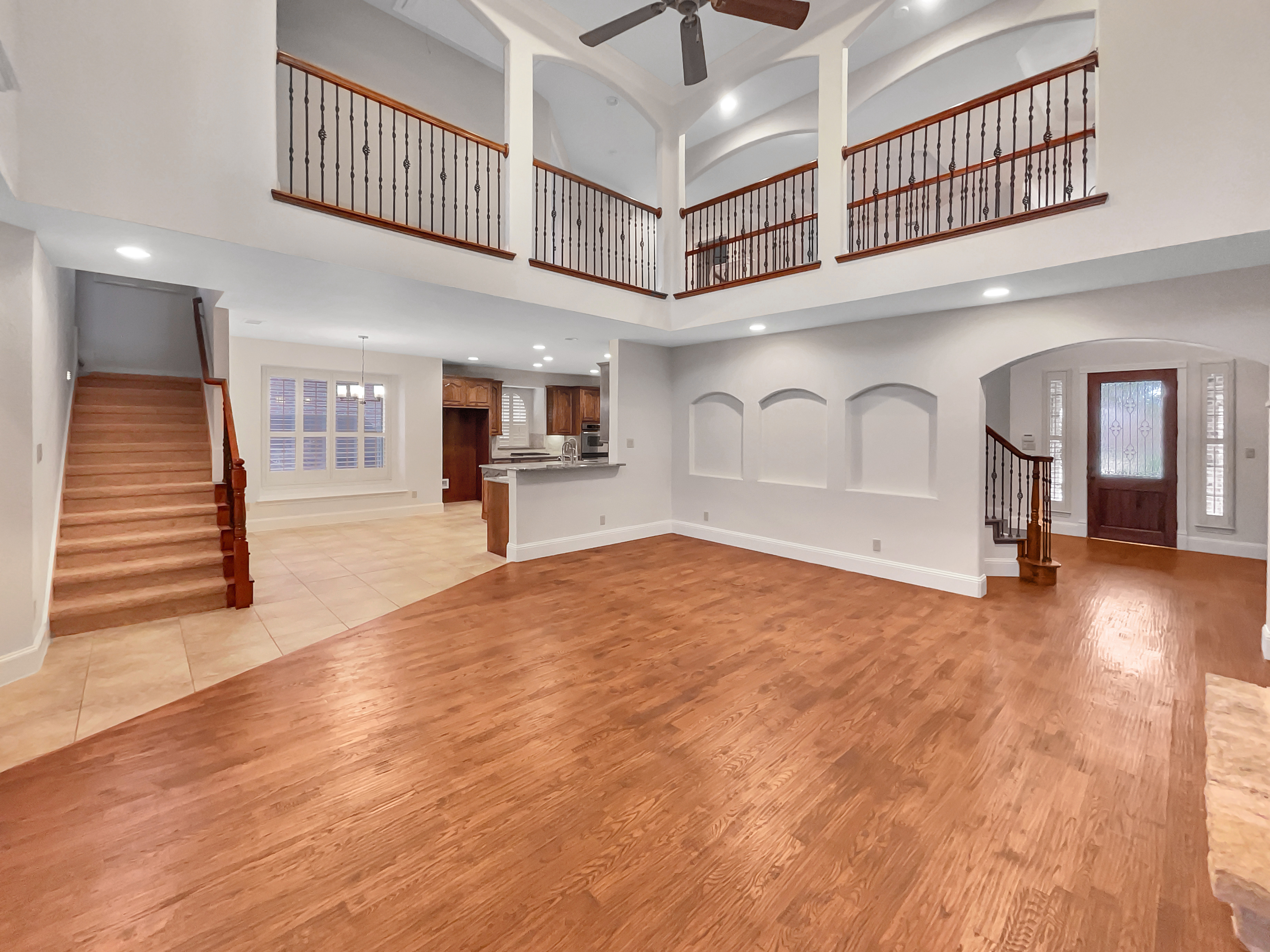 Photo 10 of 36 of 913 Clack Dr, Garland, TX